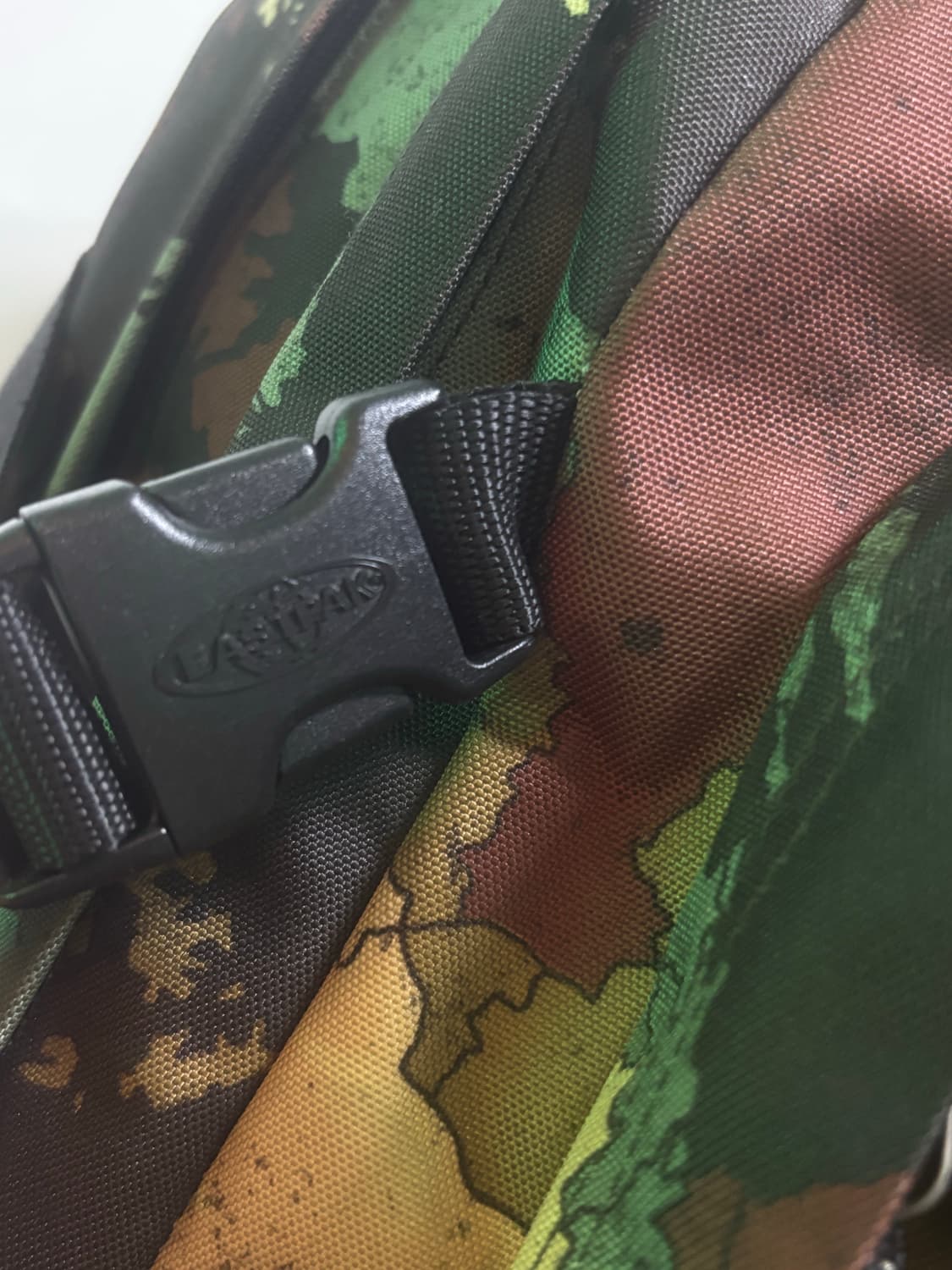 이스트팩 프로바이더 카모 백팩 상품이미지5