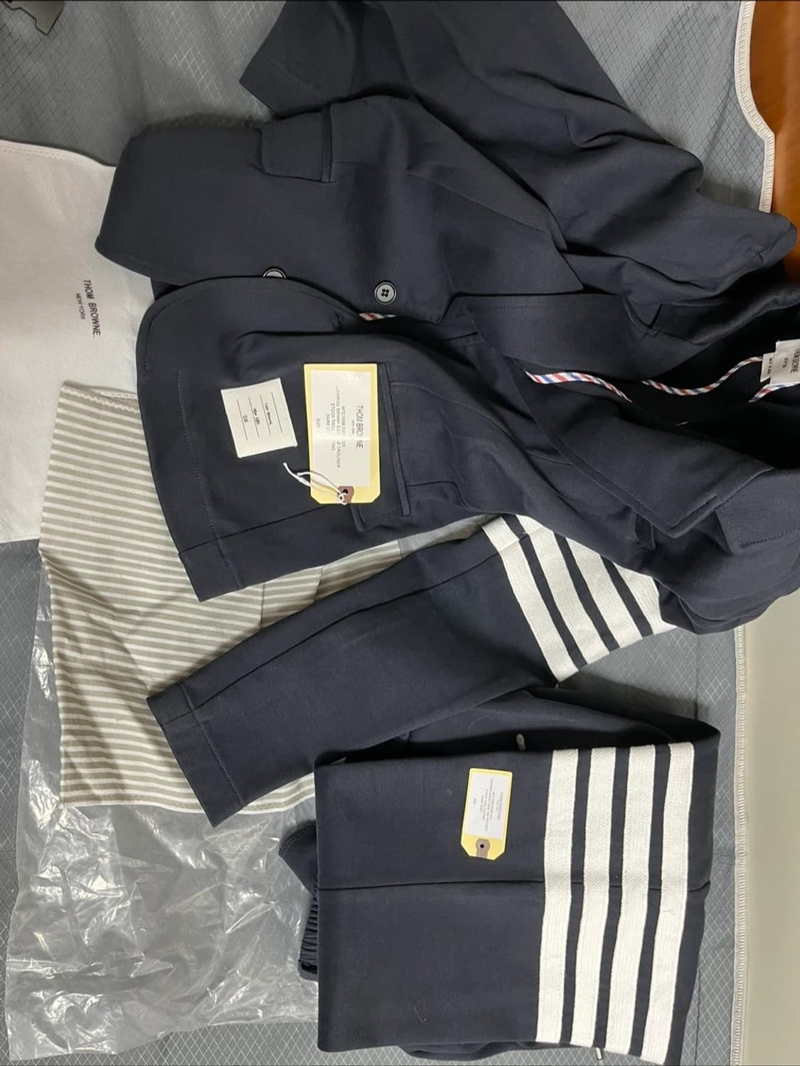 톰브라운 정장 팝니다 상품이미지1