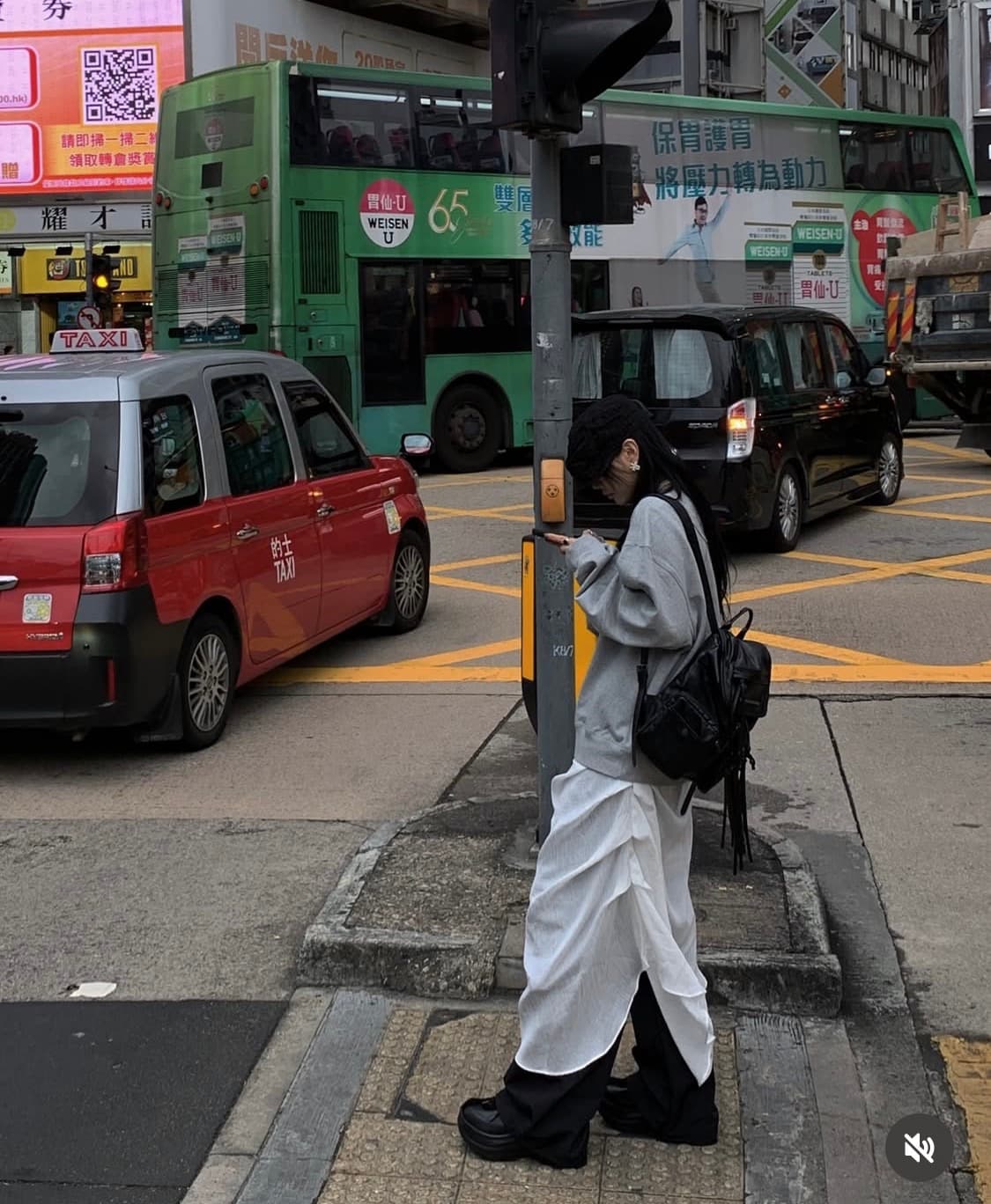 트리밍버드) 지퍼 피니싱 플랩 미니 백팩-블랙 상품이미지3