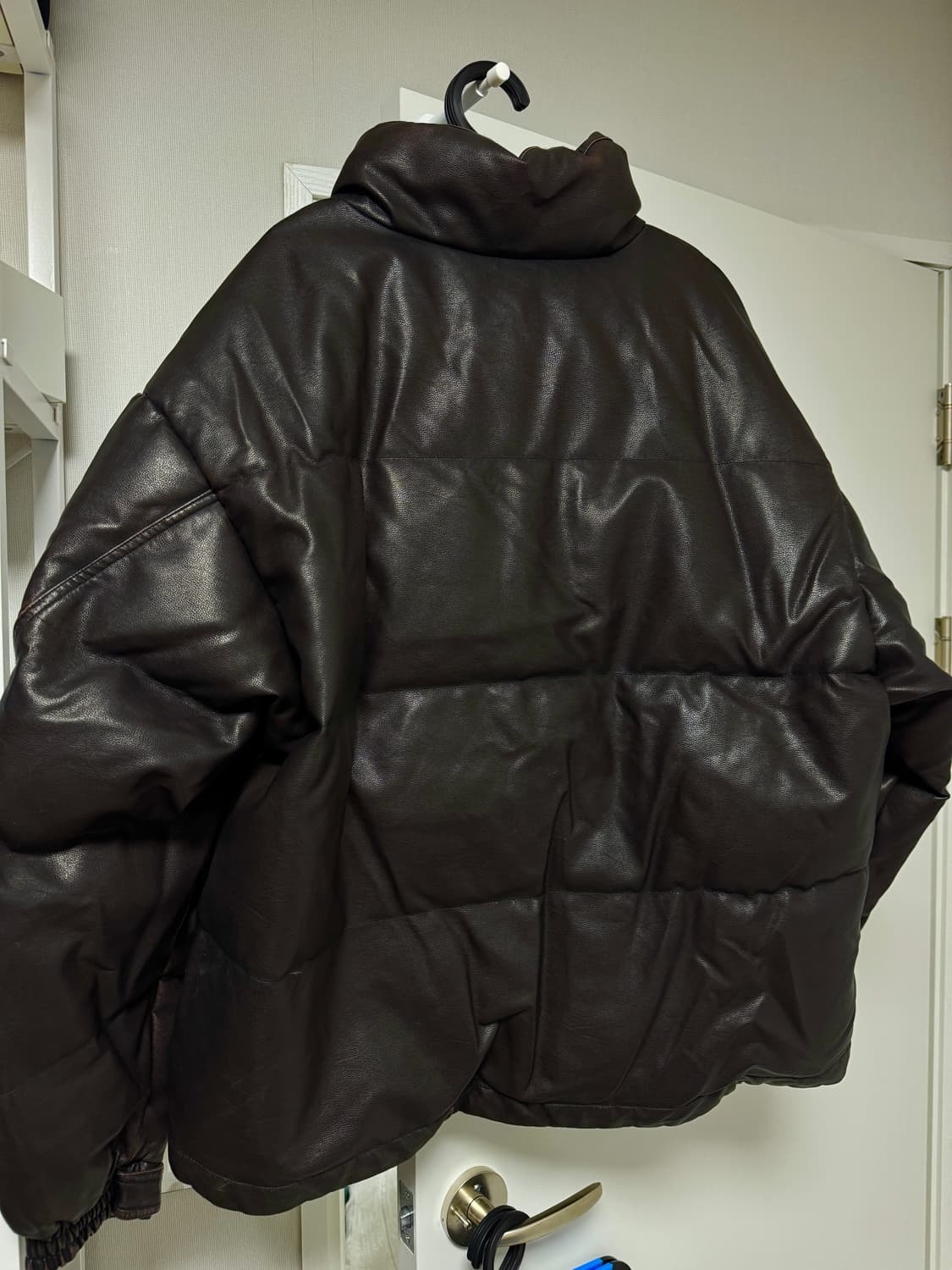 비바스튜디오 워싱 레더 덕다운 패딩 - DARK BROWN 상품이미지3