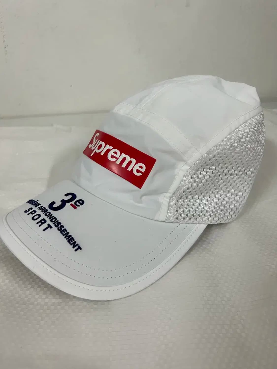 슈프림 메쉬 사이드 패널 캠프캡 화이트 - 24SS 상품이미지1