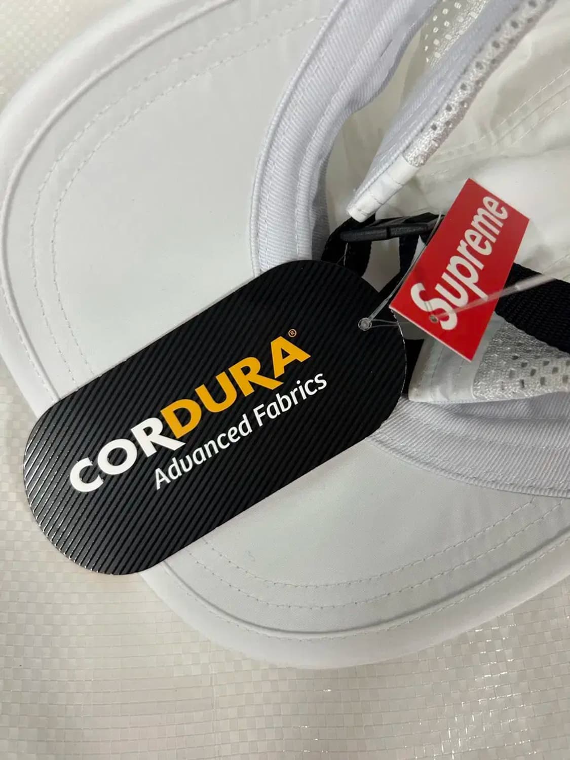 슈프림 메쉬 사이드 패널 캠프캡 화이트 - 24SS 상품이미지3