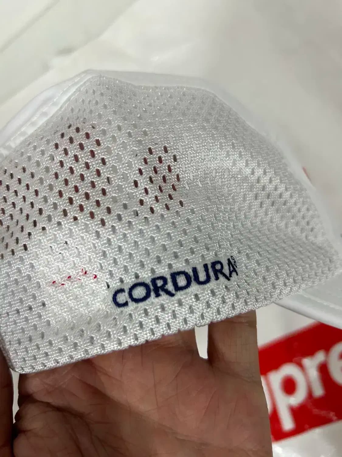 슈프림 메쉬 사이드 패널 캠프캡 화이트 - 24SS 상품이미지4