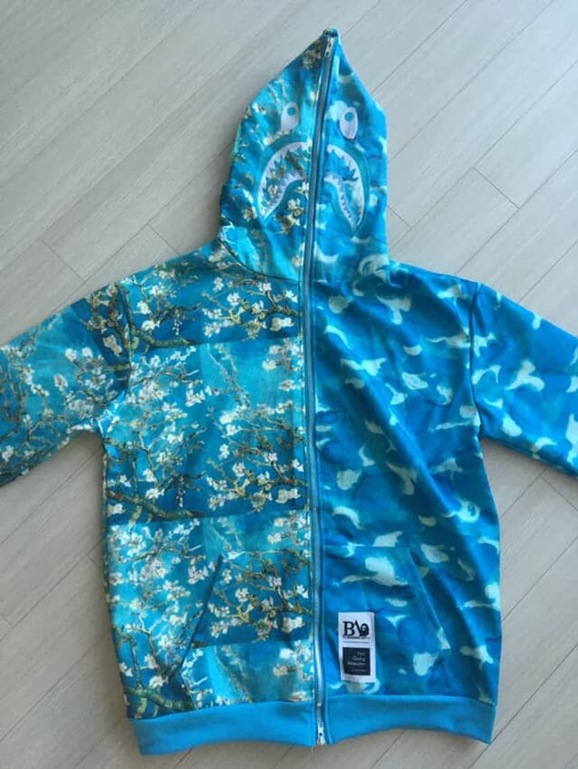 베이프 x 반 고흐 뮤지엄 샤크 풀 집 후드 블루 상품이미지1