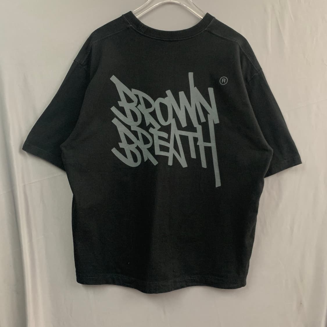L 브라운브레스 태그 빅 로고 프린팅 반팔티 상품이미지1