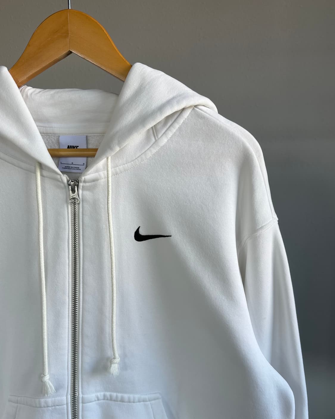[L]나이키 스우시 화이트 기모 여성 후드집업 상품이미지3