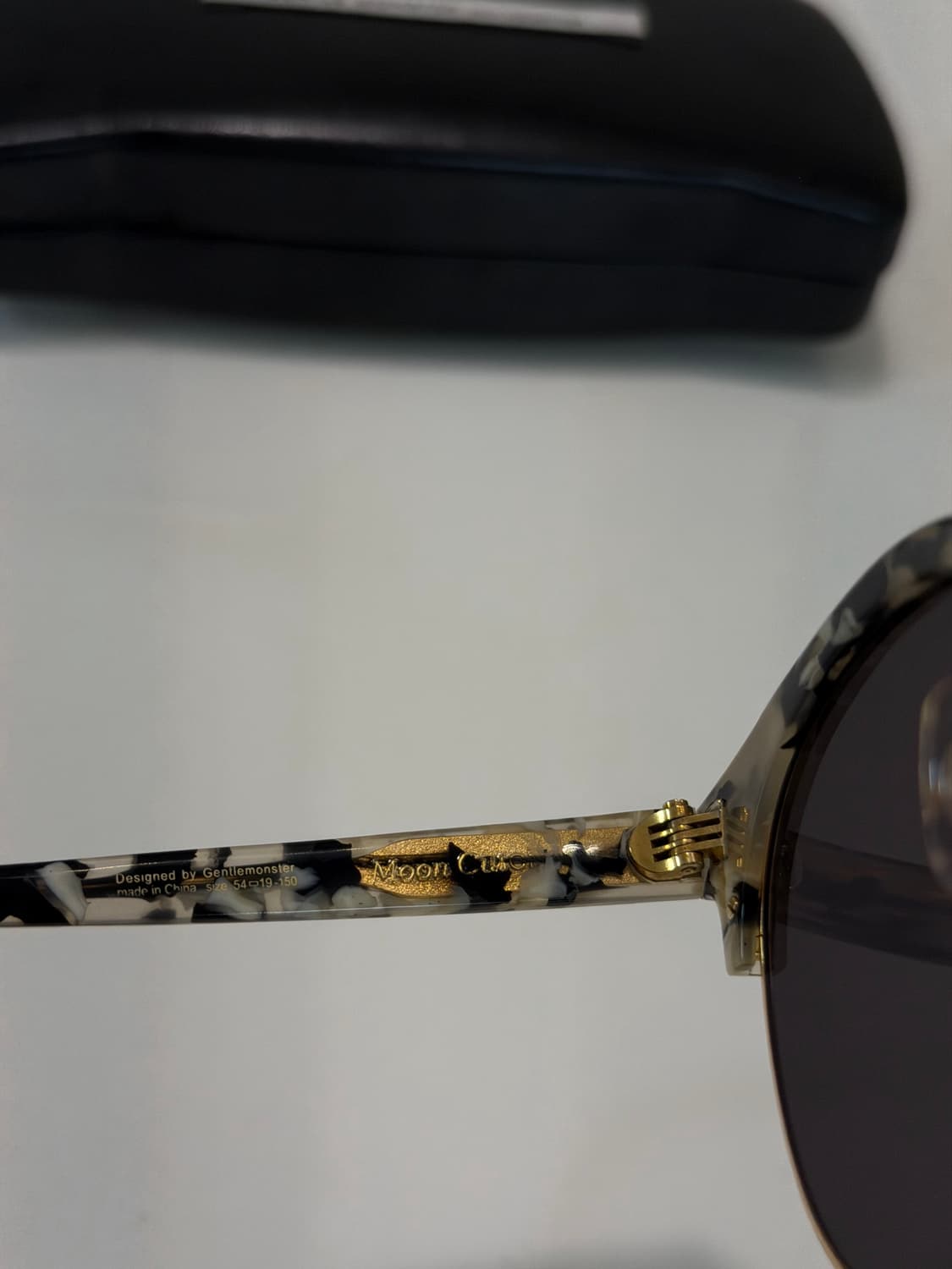 젠틀몬스터 문컷 하금테 선글라스 정가 249,000원 실착 적어 신품컨디 상품이미지7