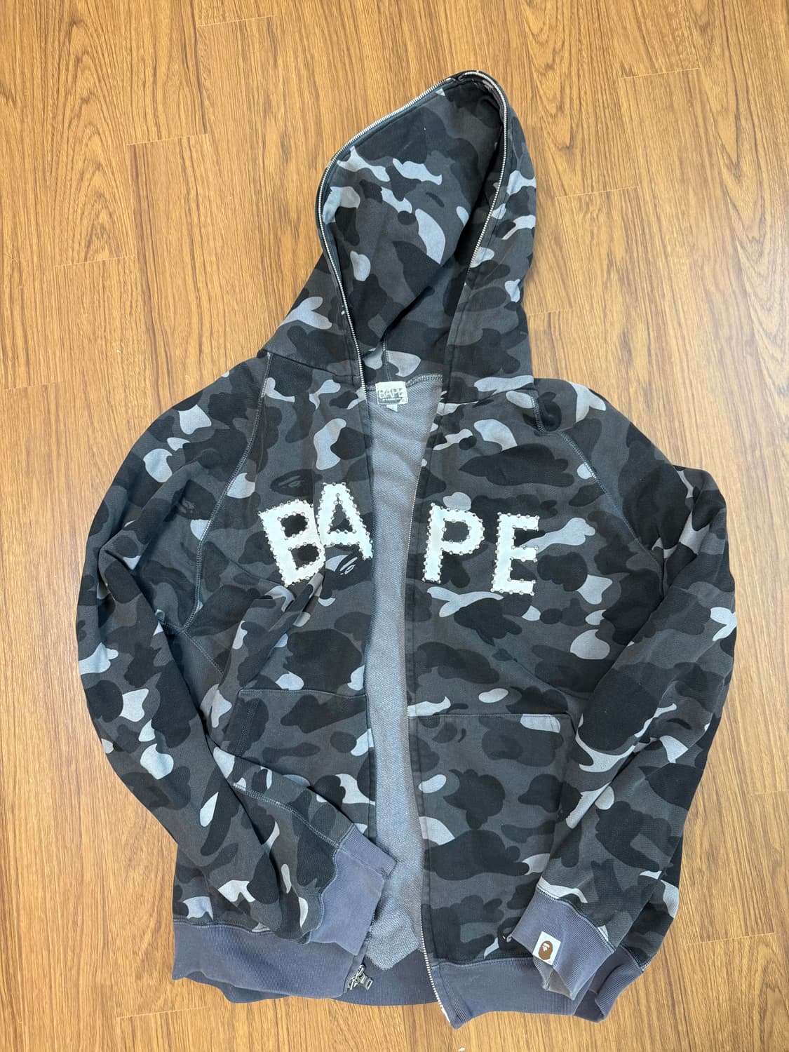 베이프 스와로브스키 후드집업 상품이미지1