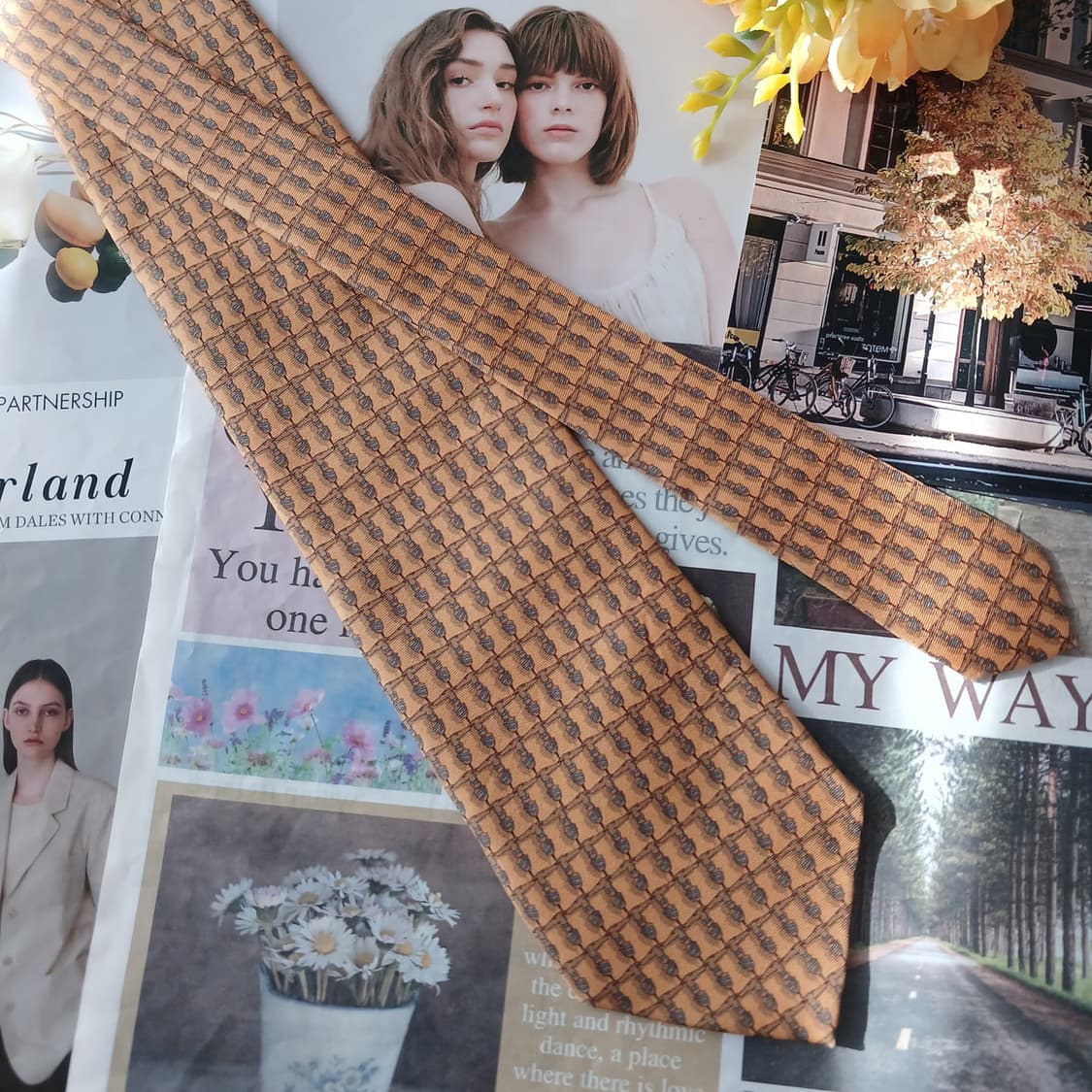 트루사르디 실크 그레이하운드 패턴 넥타이 9.3cm B등급 A18822
 상품이미지3