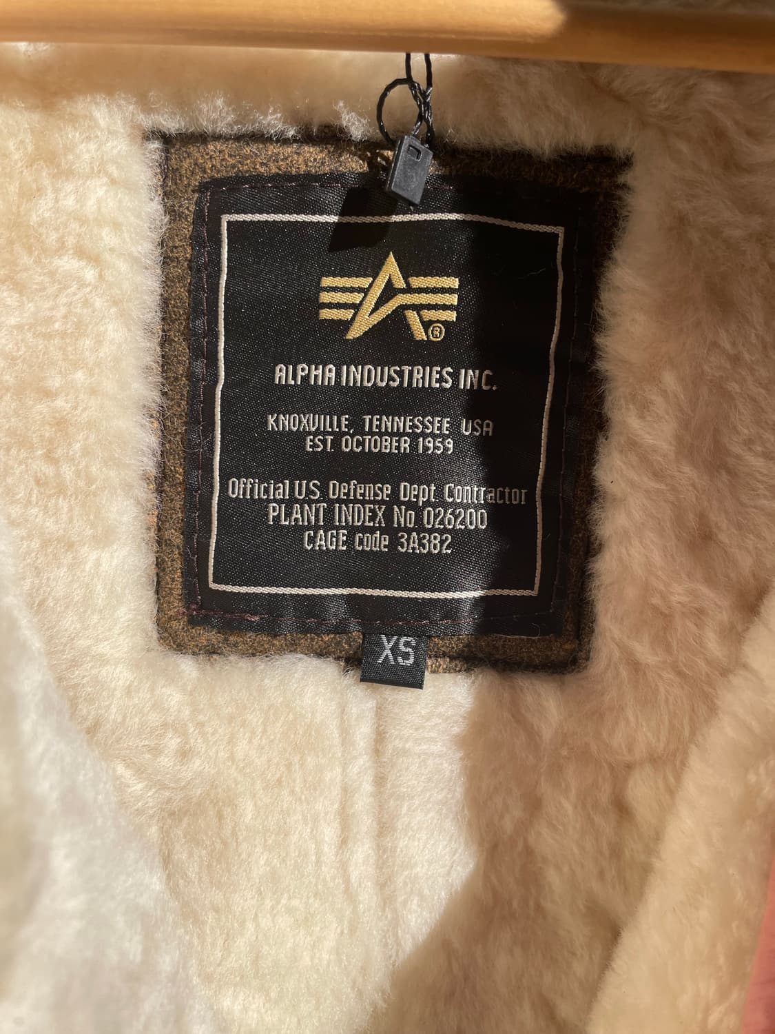 Alpha Industries B-3 Leather Bomber 상품이미지8