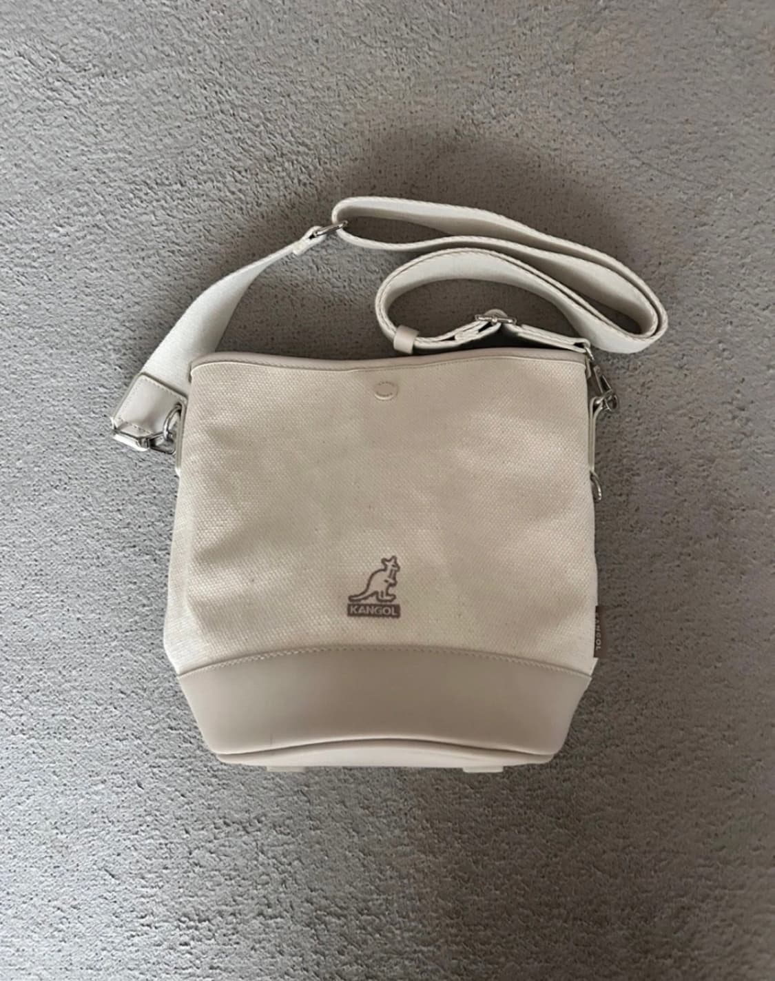 캉골 아이보리 버킷백 새상품 상품이미지1