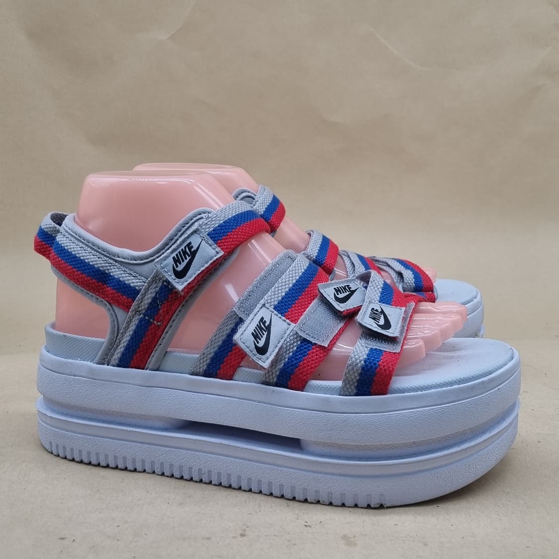 나이키 아이콘 클래식 샌들 250 상품이미지1
