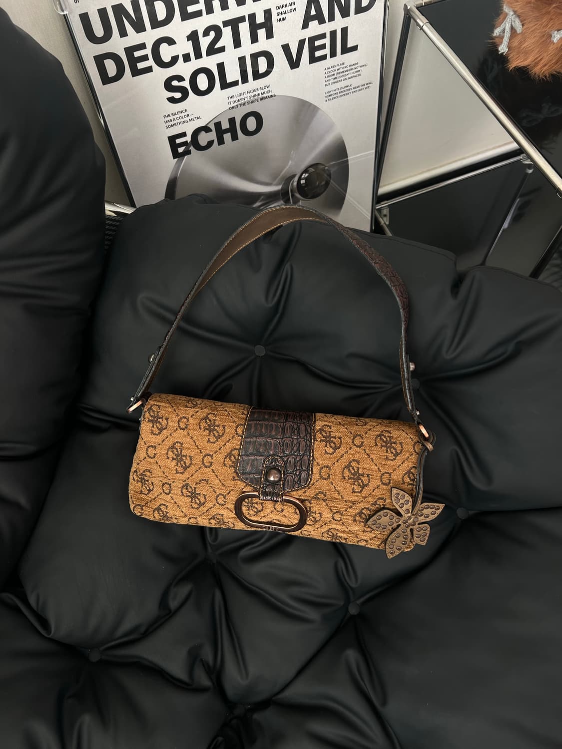 게스 Y2K 바게트백 상품이미지1