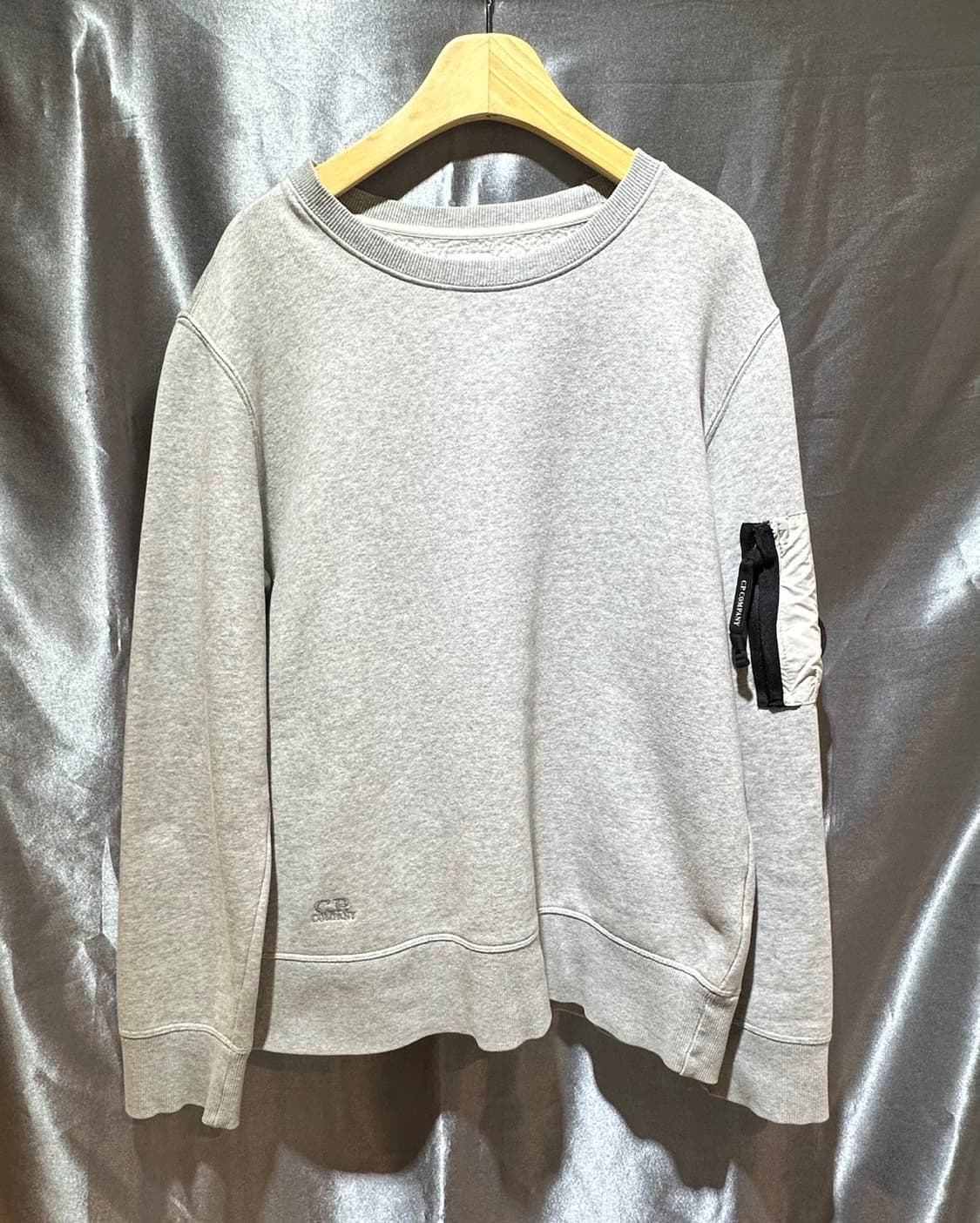 M C.P 컴퍼니 사이드 로고 포인트 맨투맨 상품이미지2