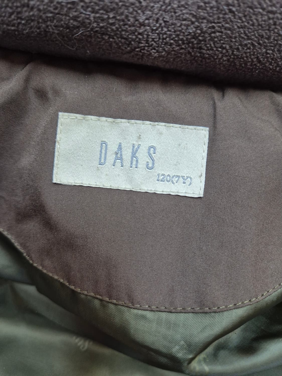 닥스키즈 남아 패딩 120사이즈 판매합니다. 브라운 색상이라 어느 옷에도 상품이미지4