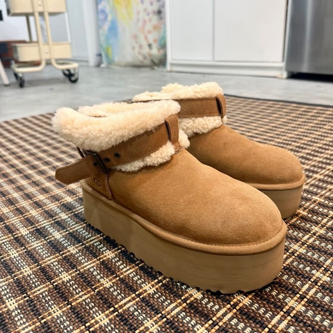 UGG 어그 울트라 미니 벨티드 롤러 플랫폼 부츠 240 상품이미지3