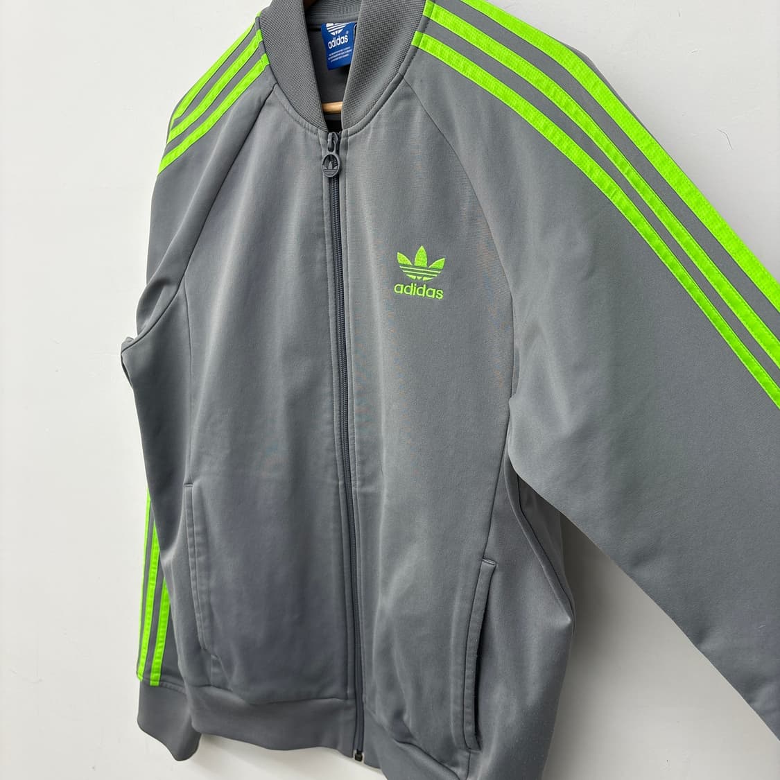 아디다스 삼선 트랙탑 그레이/네온 공용 M 상품이미지3