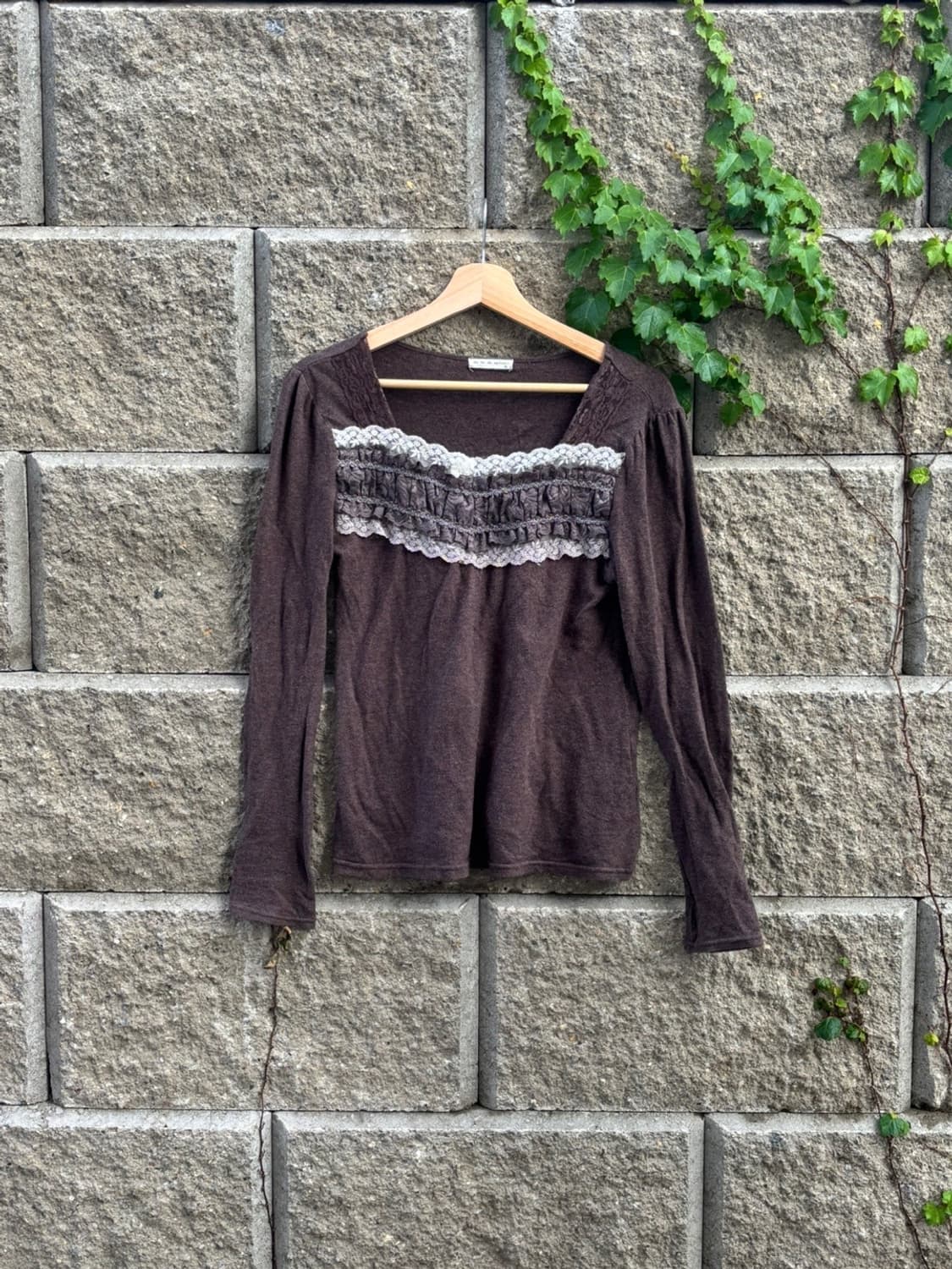 Brown Frill Long Sleeve 상품이미지1