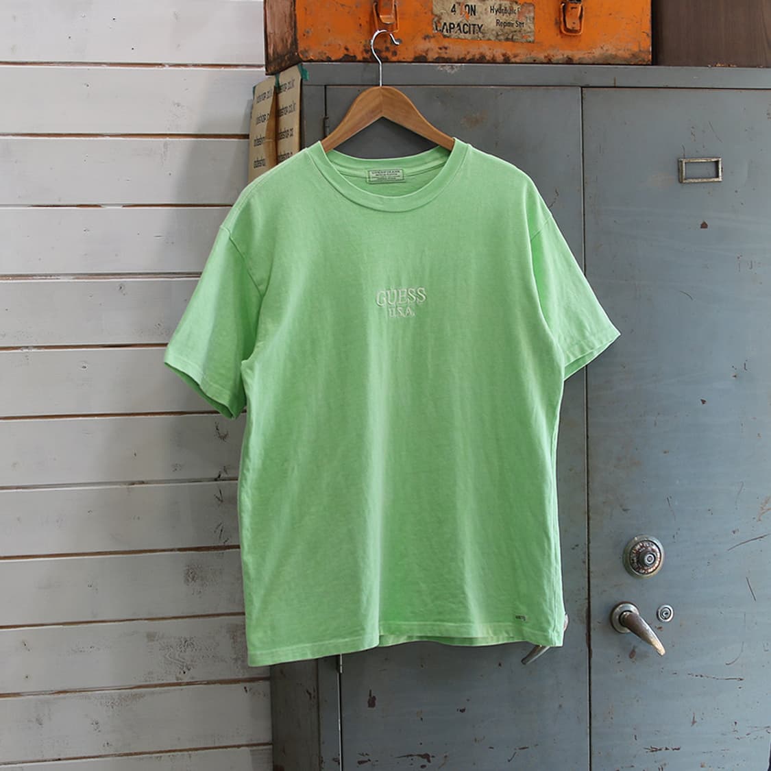 (착용컷) GUESS JEANS 워시드 반팔 티셔츠 (남성용 103) 상품이미지1