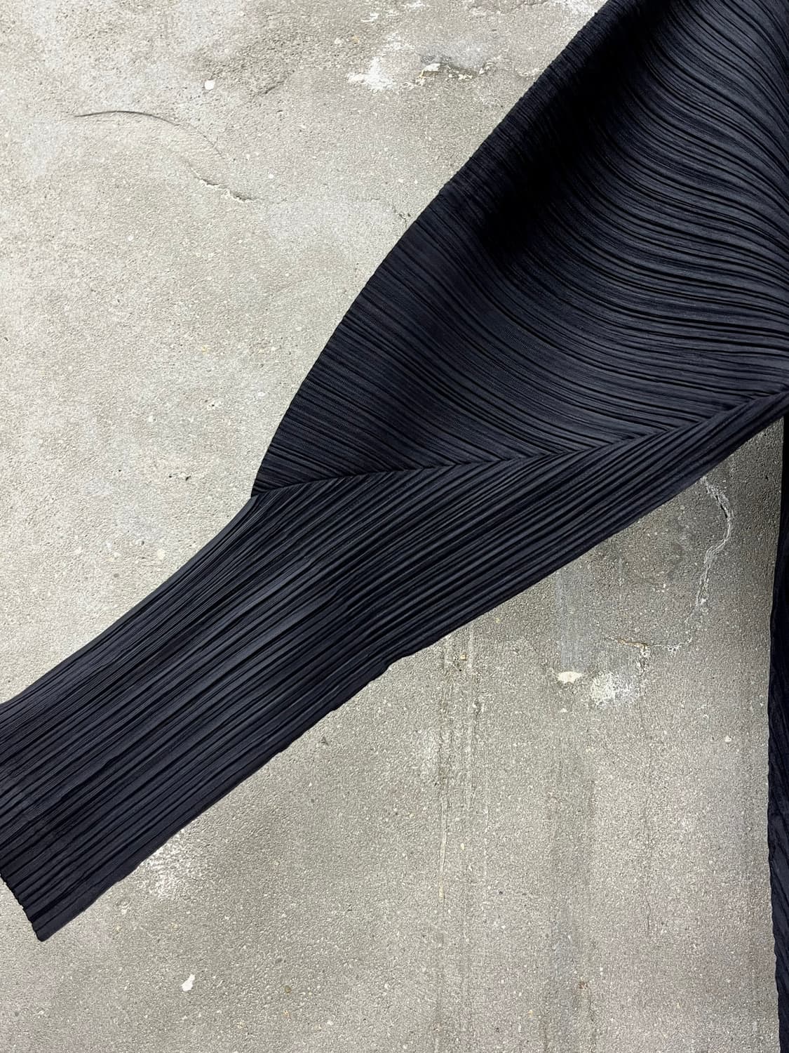 Pleats Please 플리츠플리즈 블랙 롱가디건 상품이미지7