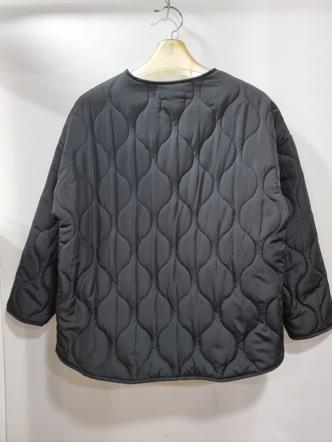 마리끌레르 브이넥 물결 퀼팅 점퍼 (C767 상품이미지2