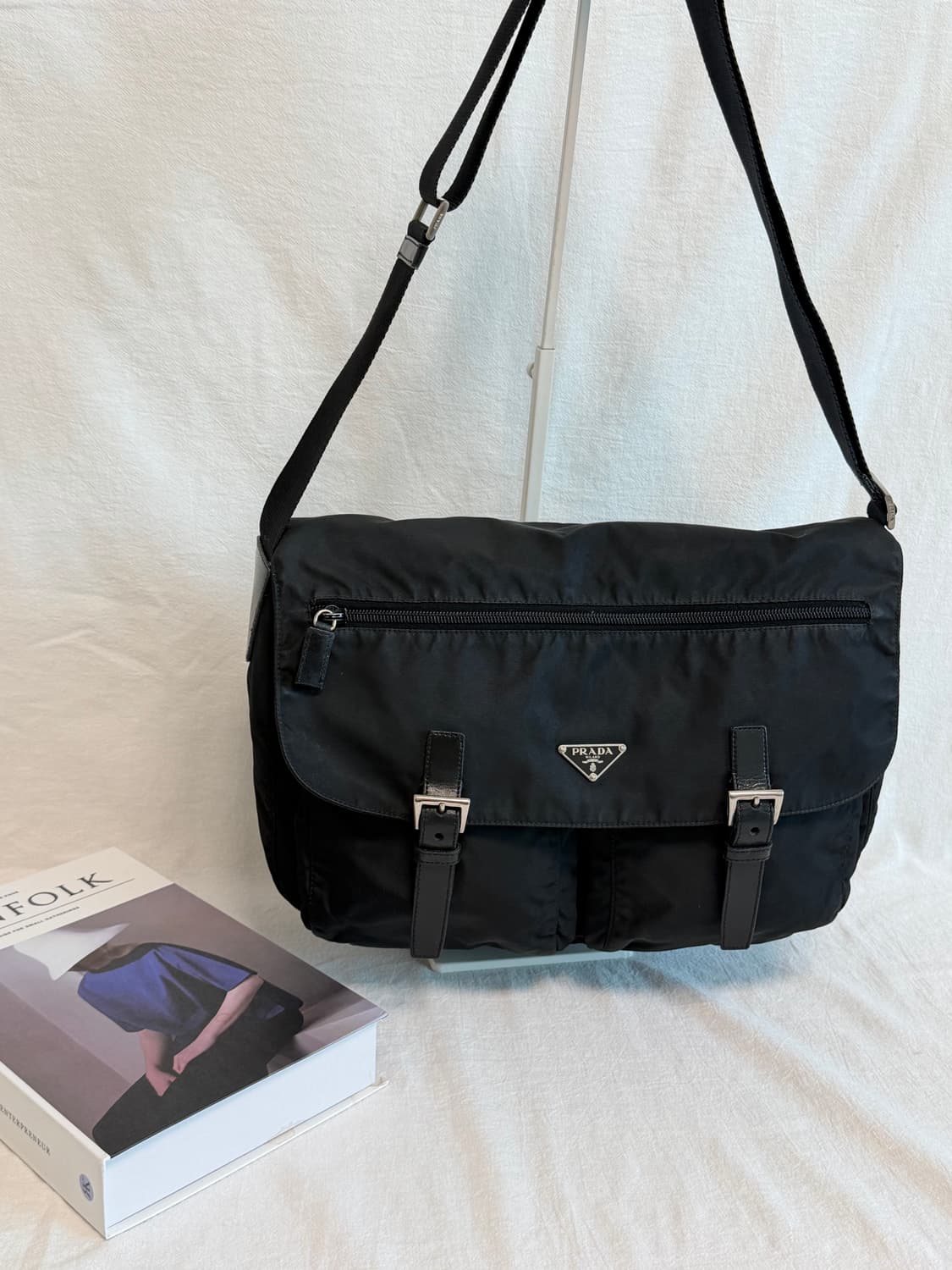 정품 프라다 포코노 나일론 투포켓 메신저백 크로스백 숄더백 블랙 상품이미지5