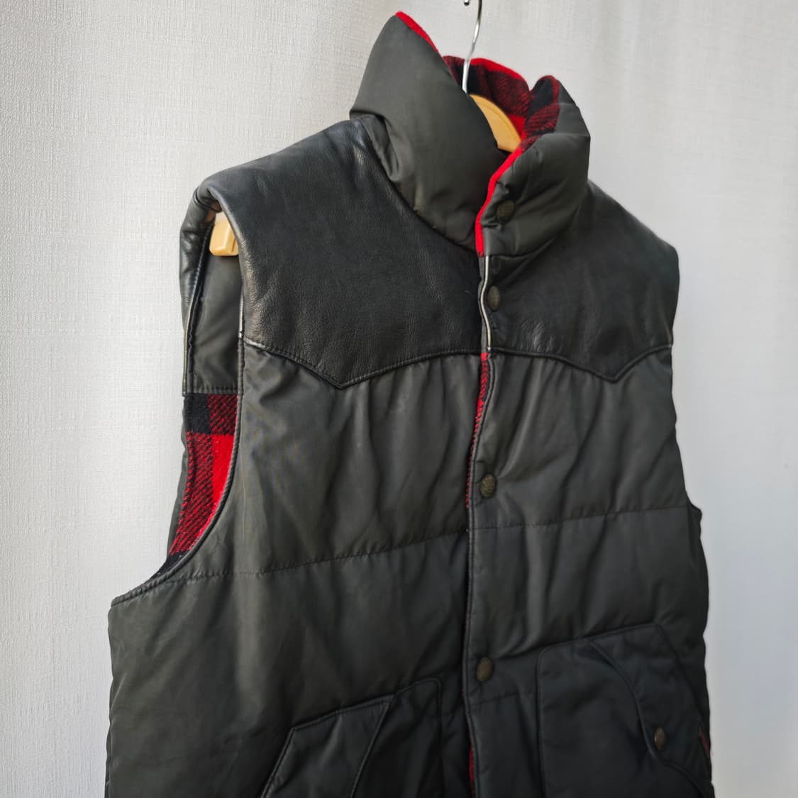 폴로 랄프로렌 소가죽 다운 패딩 리버시블 베스트 블랙 레드 S 상품이미지4