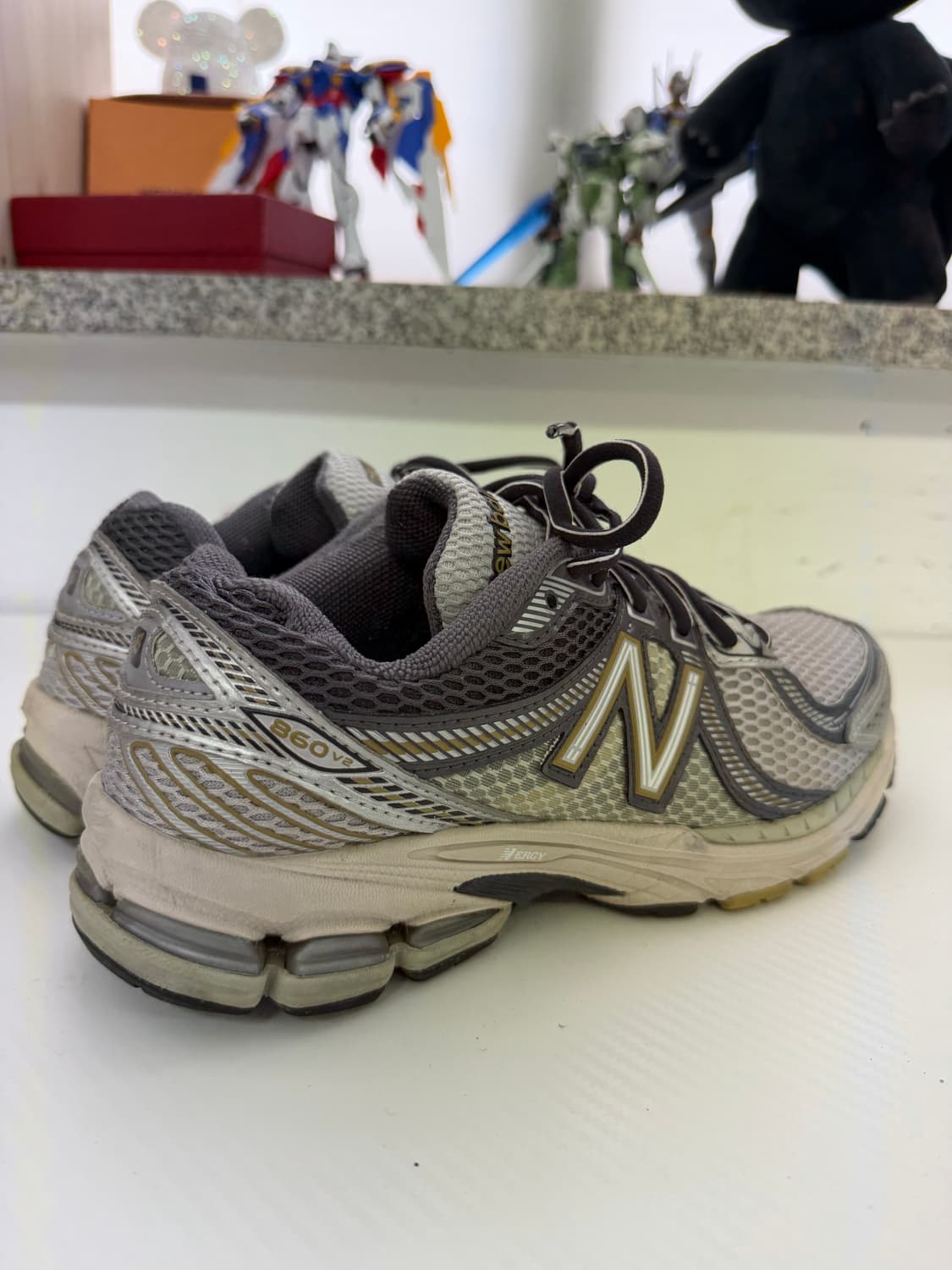 정품) 뉴발란스 860 V2 운동화 265 상품이미지4