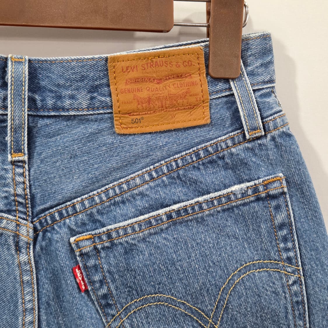 리바이스 501 빅E 프리미엄 우먼 핫팬츠 24 상품이미지3