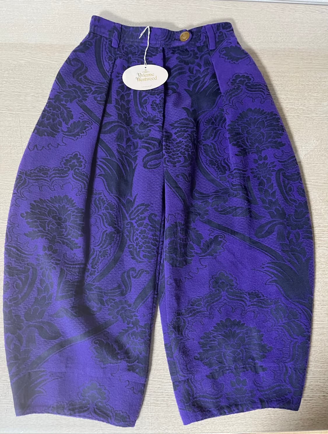10 비비안 웨스트우드 골드라벨 퍼플 플로랄 벌룬 크롭 팬츠 상품이미지1