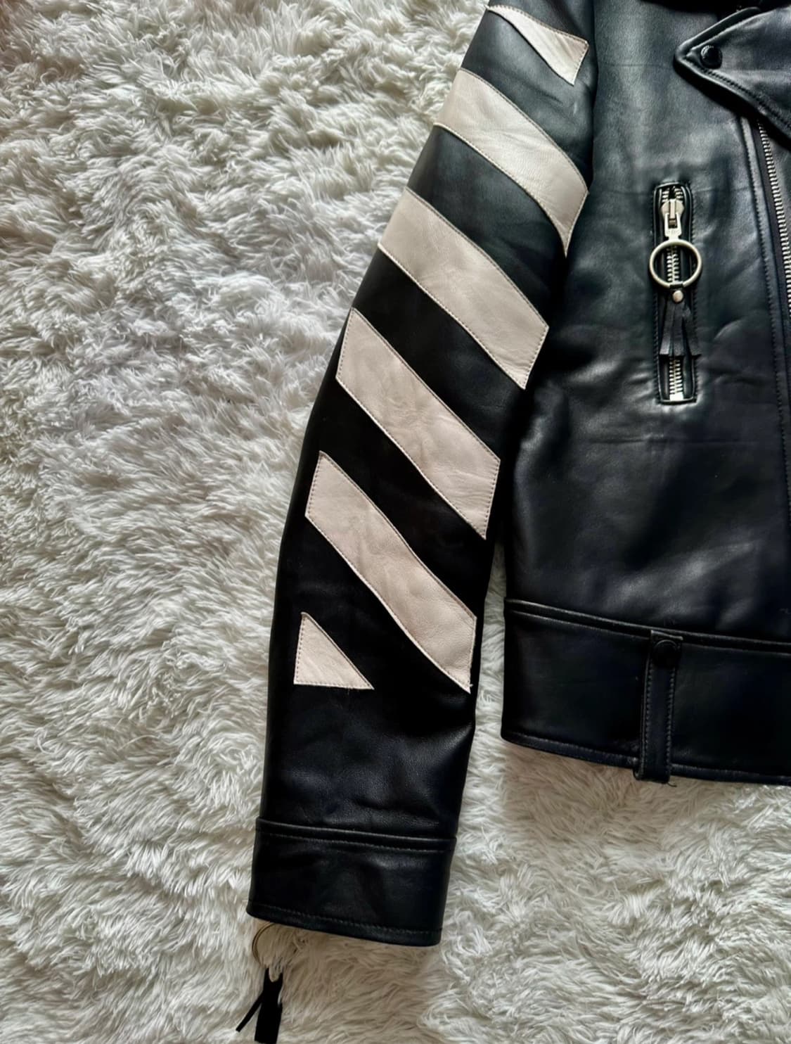 오프화이트 가죽 라이더 자켓 블랙 상품이미지3