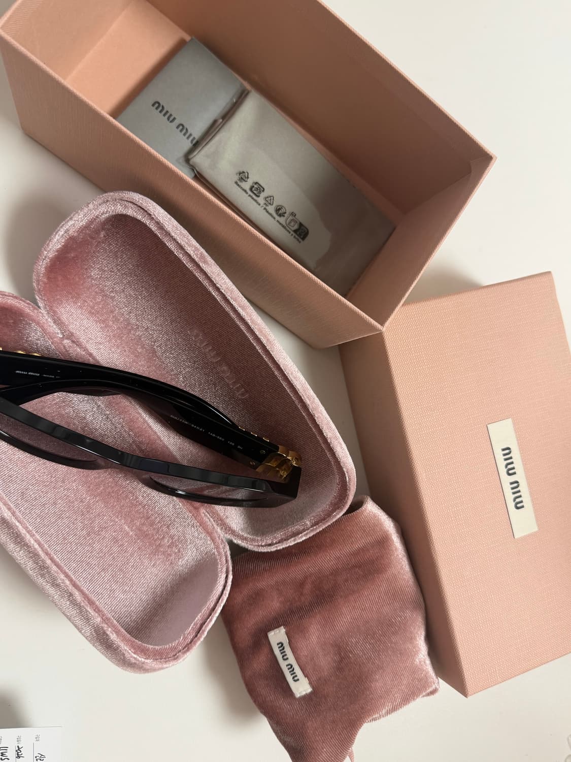 미우미우 글림스 선글라스 SMU11W 상품이미지2