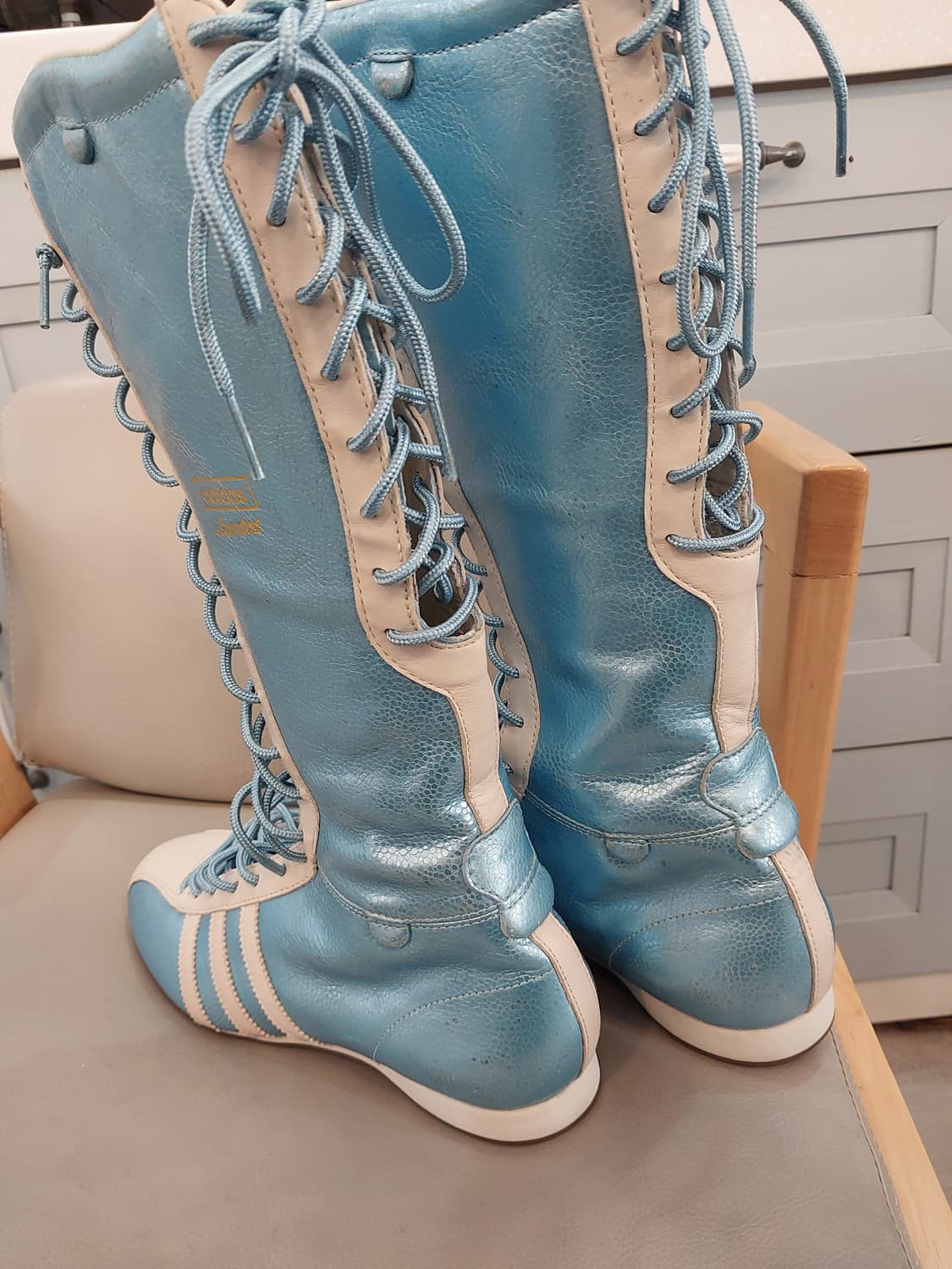 아디다스 산토스 하이 여성용 235mm 부츠 상품이미지2