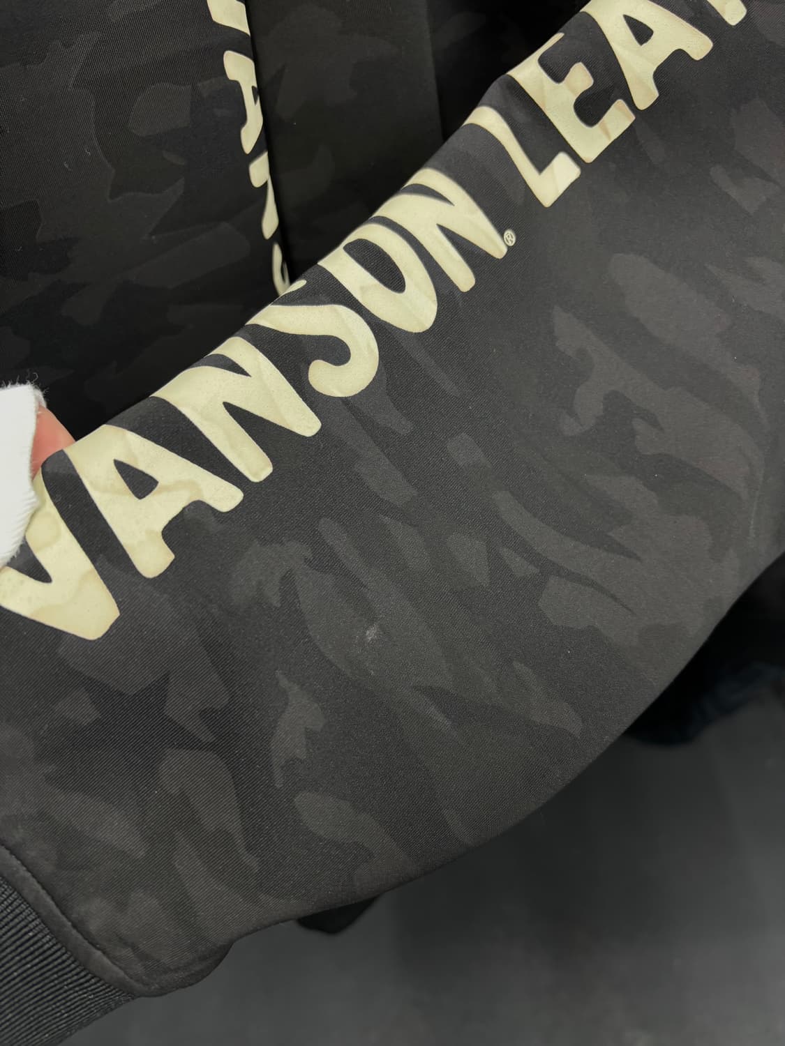 밴슨 레더 카모 집업 자켓 상품이미지6