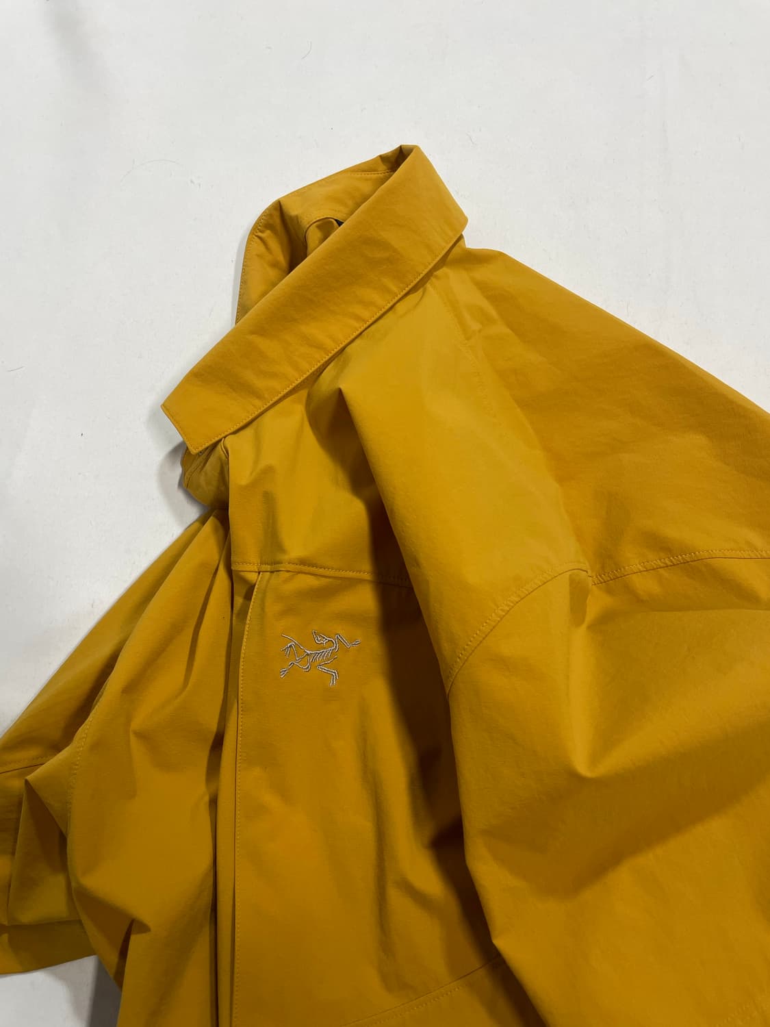 아크테릭스 구형 머스터드 나일론 오버 셔츠 상품이미지4