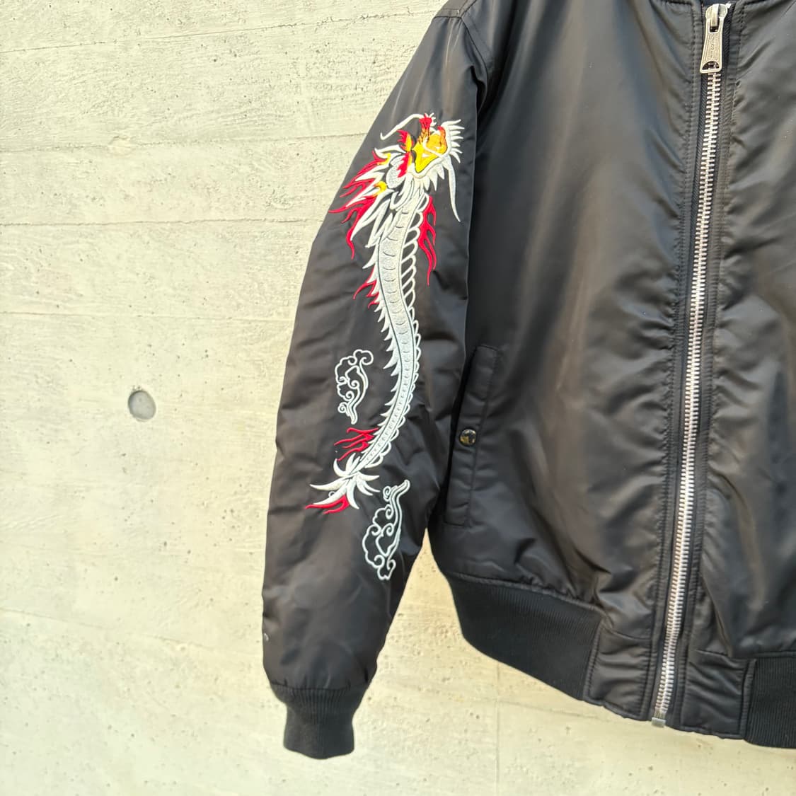 쇼트 x 앤더슨벨 드래곤 자수 마원 자켓 상품이미지3