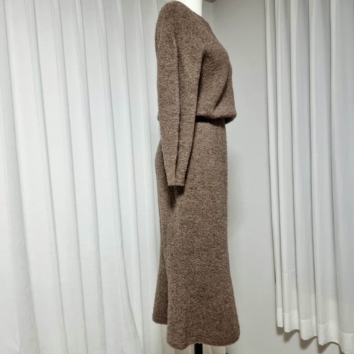 랑방컬렉션 부클 니트 롱원피스 울54,야크22혼방 (55쯤) 22년도생산 상품이미지2