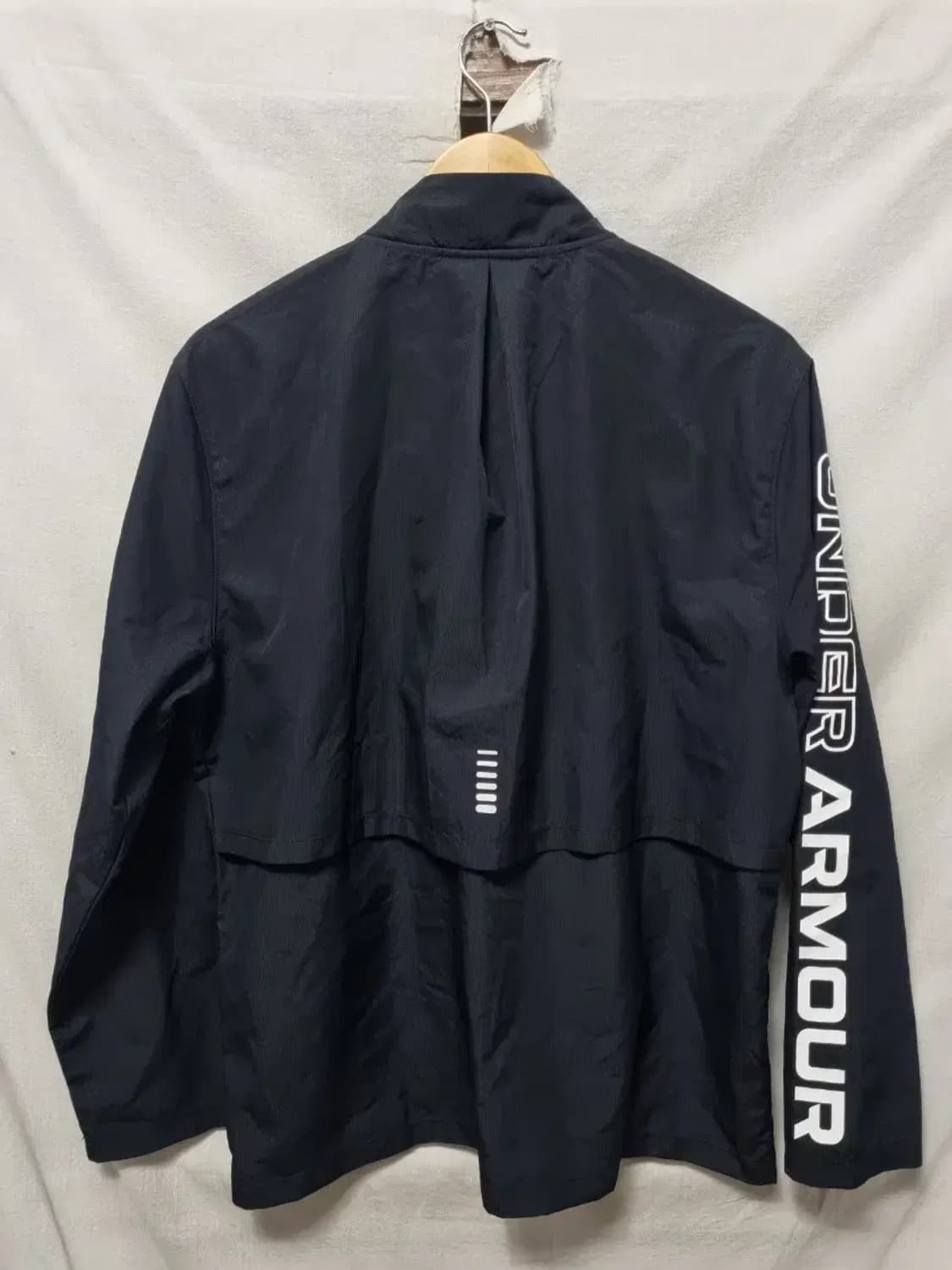 언더아머 블랙 런닝 바람막이 XL 상품이미지2