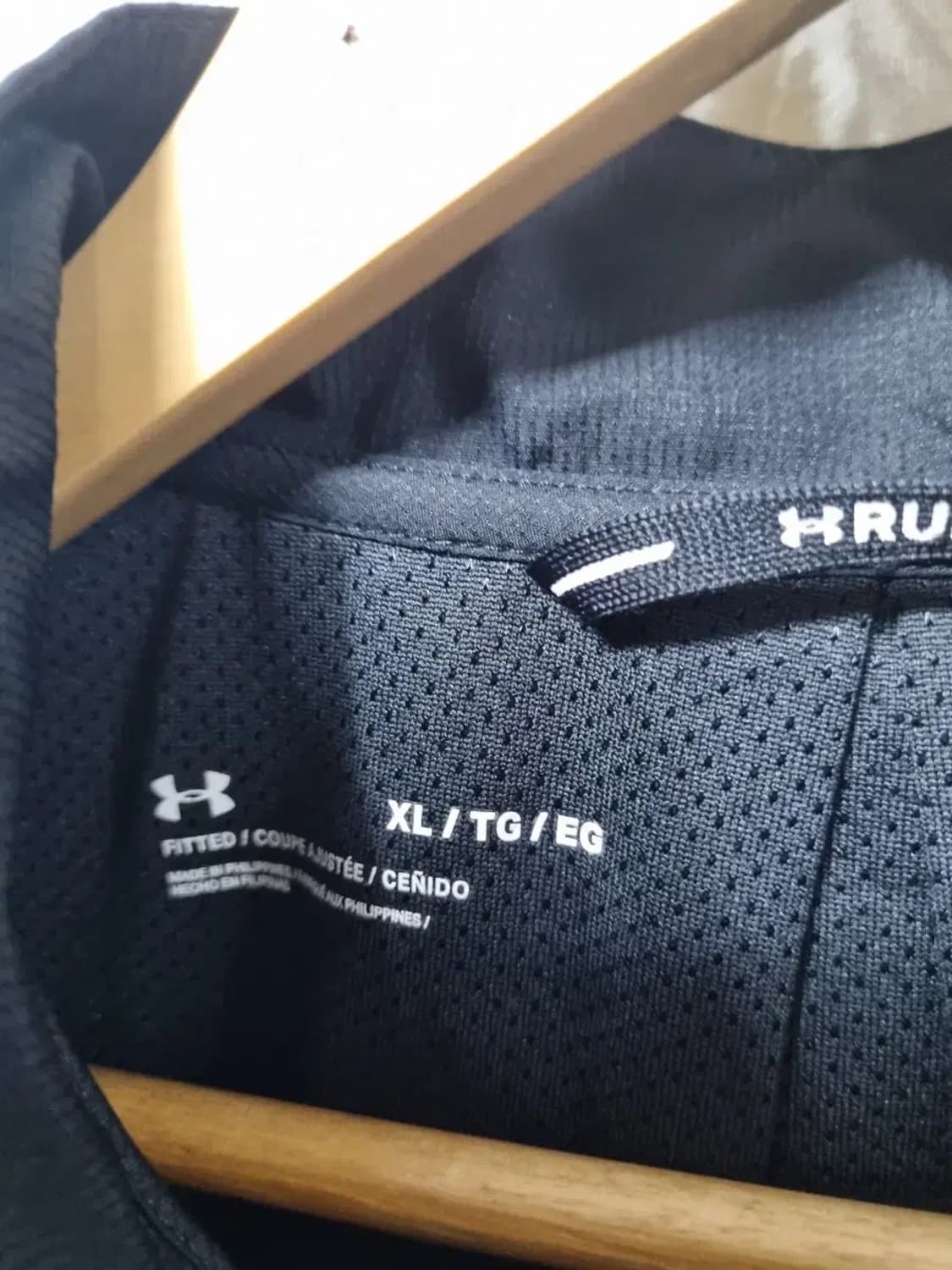 언더아머 블랙 런닝 바람막이 XL 상품이미지4