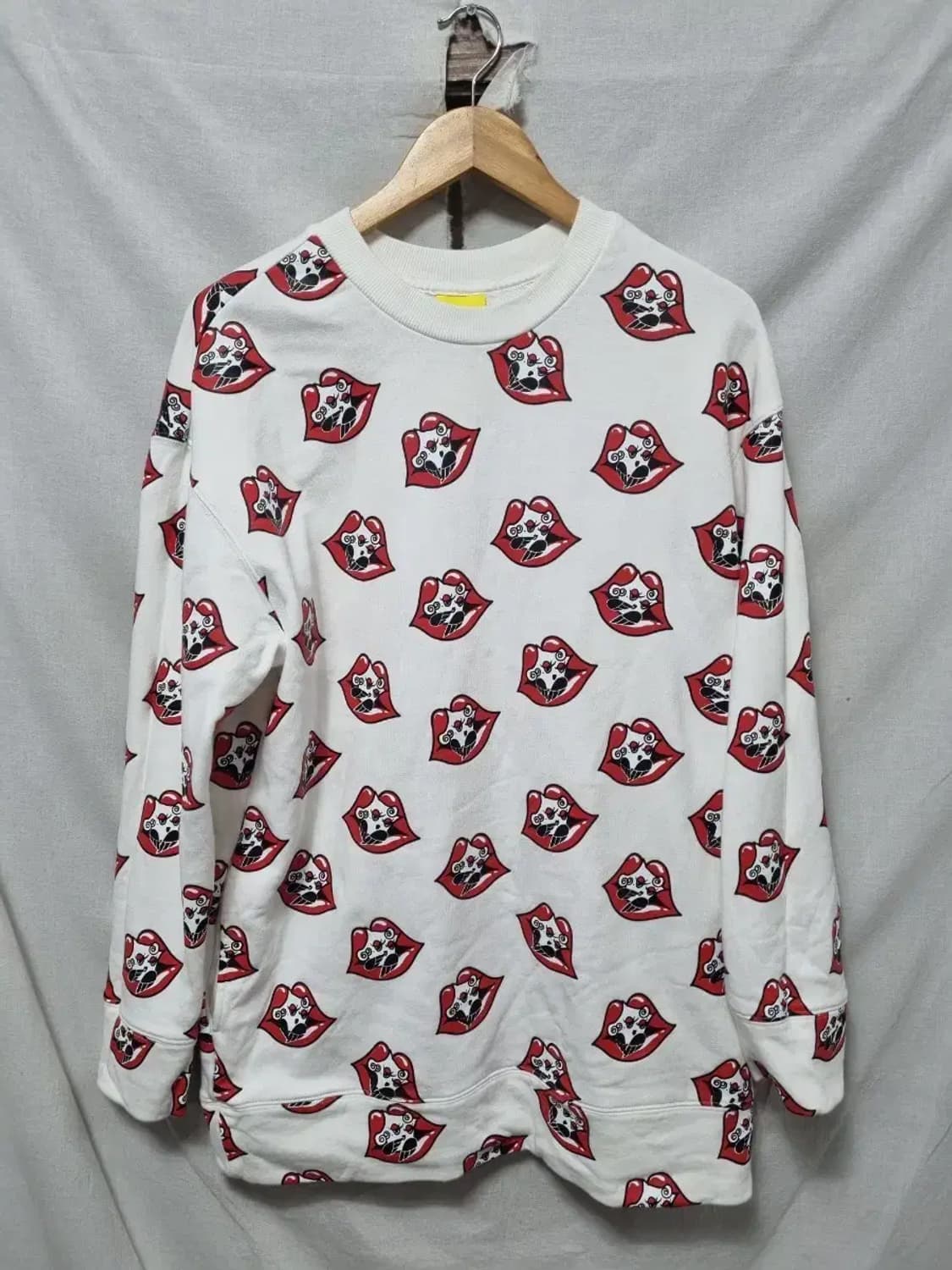 럭키슈에뜨  롱 맨투맨 F 상품이미지1