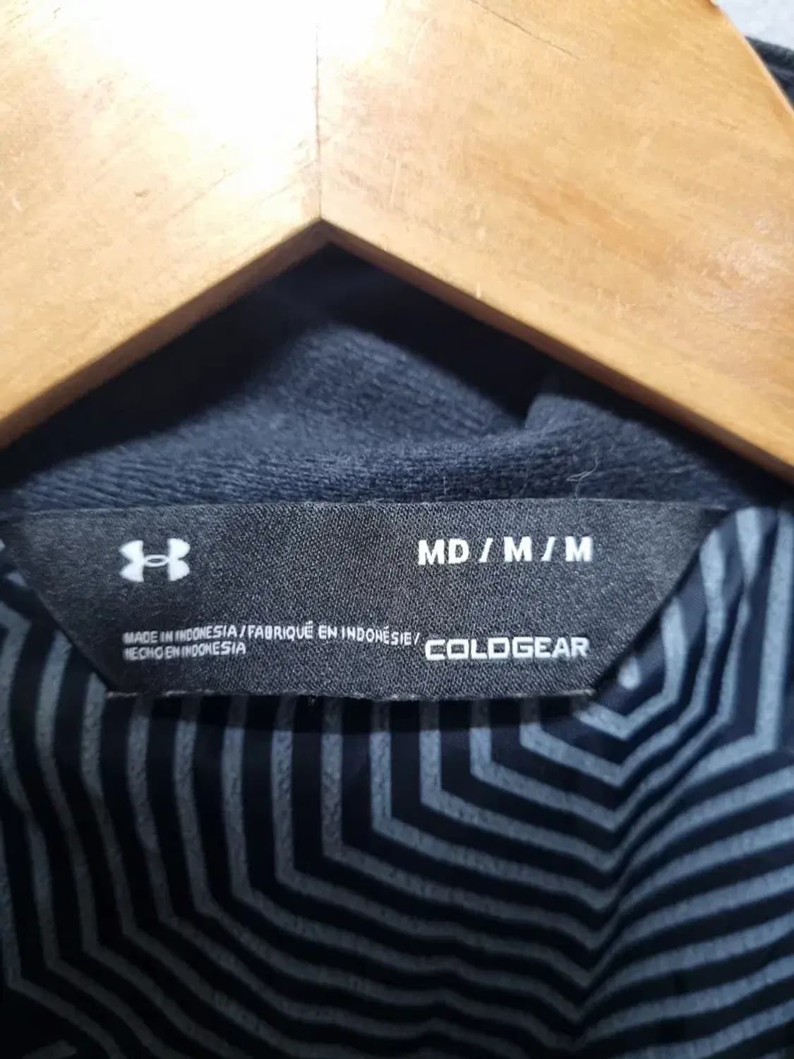 언더아머 기능성 바람막이 자켓 M 상품이미지5