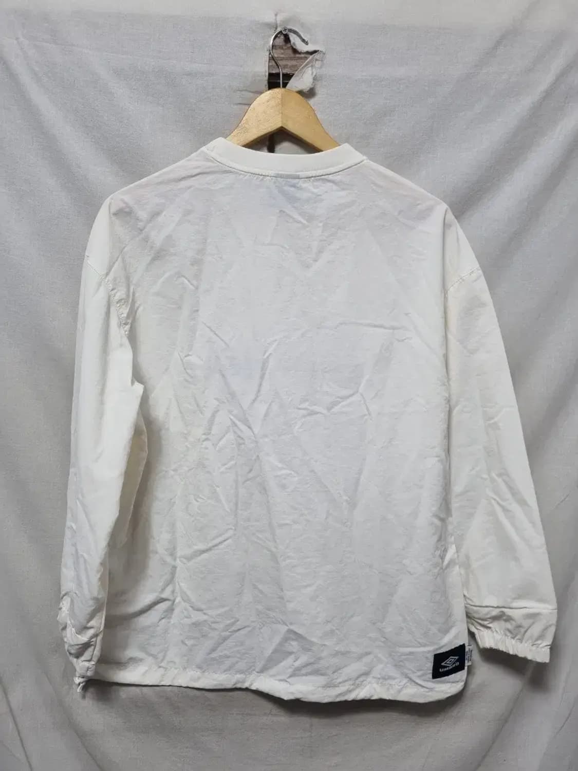 엄브로 나일로 맨투맨 M 상품이미지2