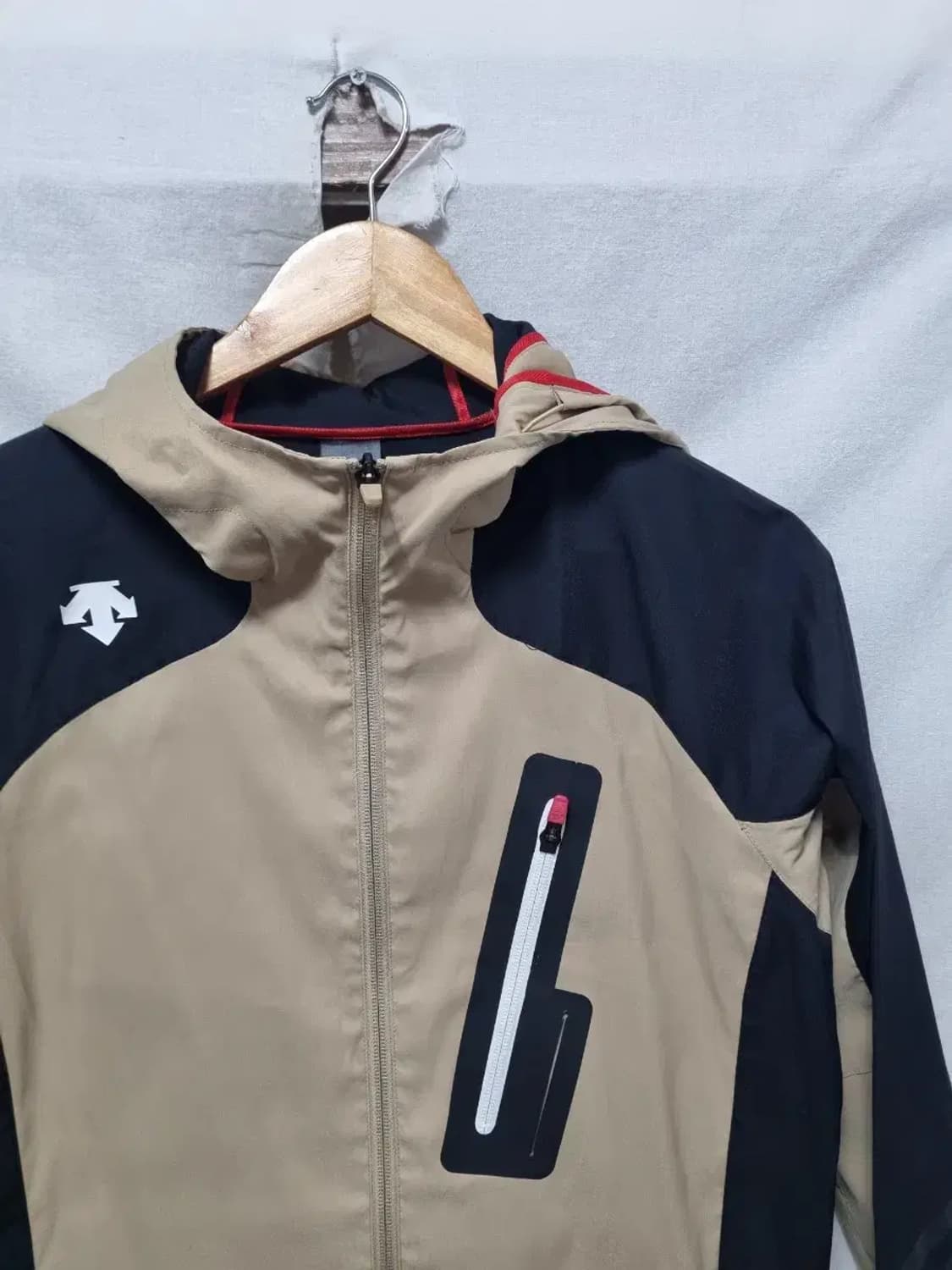 데상트 후드 바람막이 자켓 100 상품이미지3