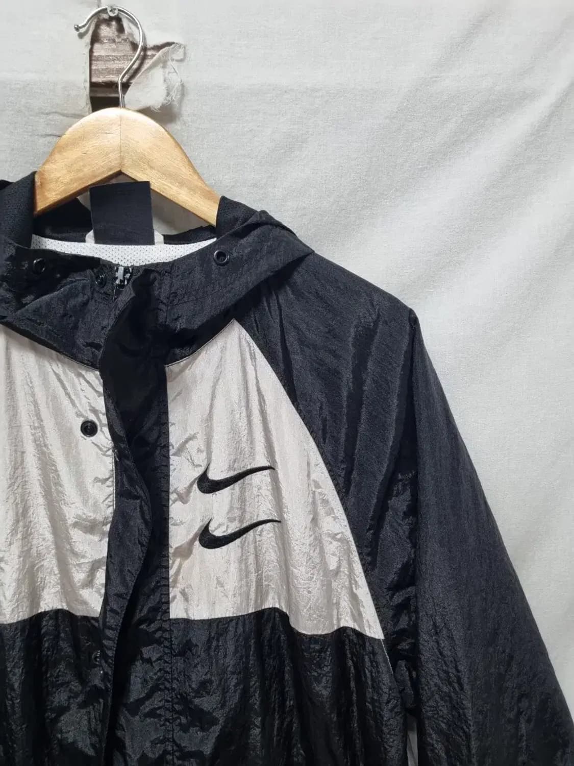 나이키 바람막이 더블스우시 자켓 M 상품이미지3