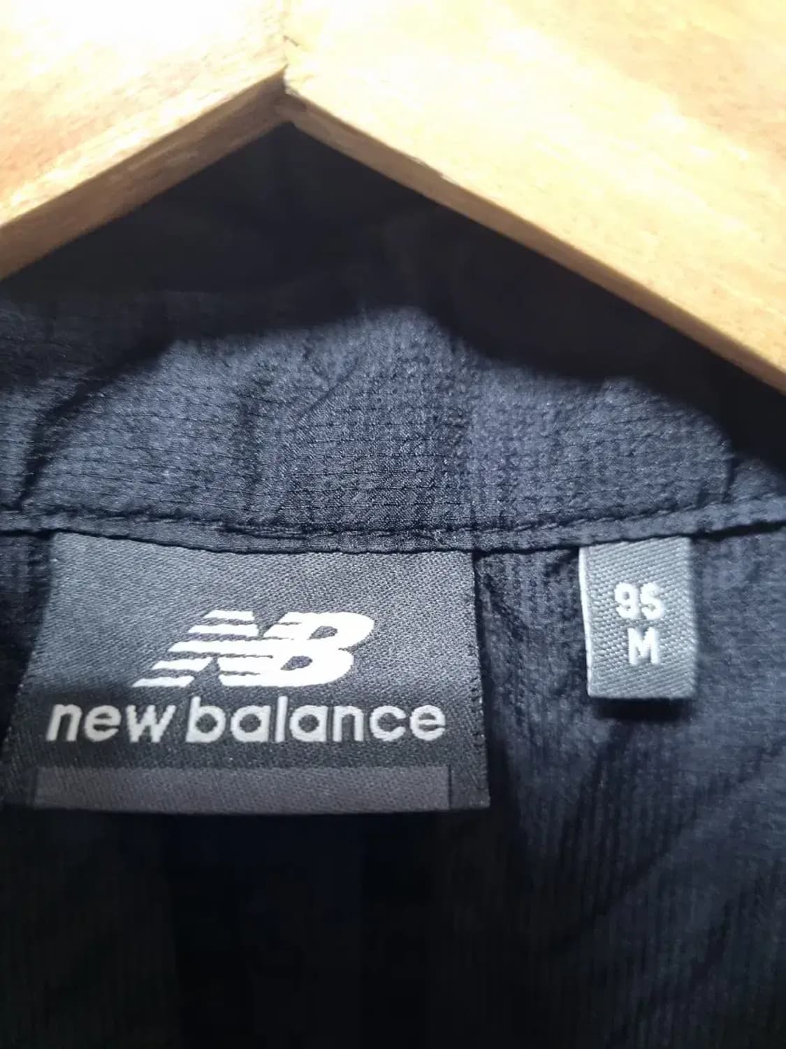 뉴발란스 러닝 바람막이 M 상품이미지4