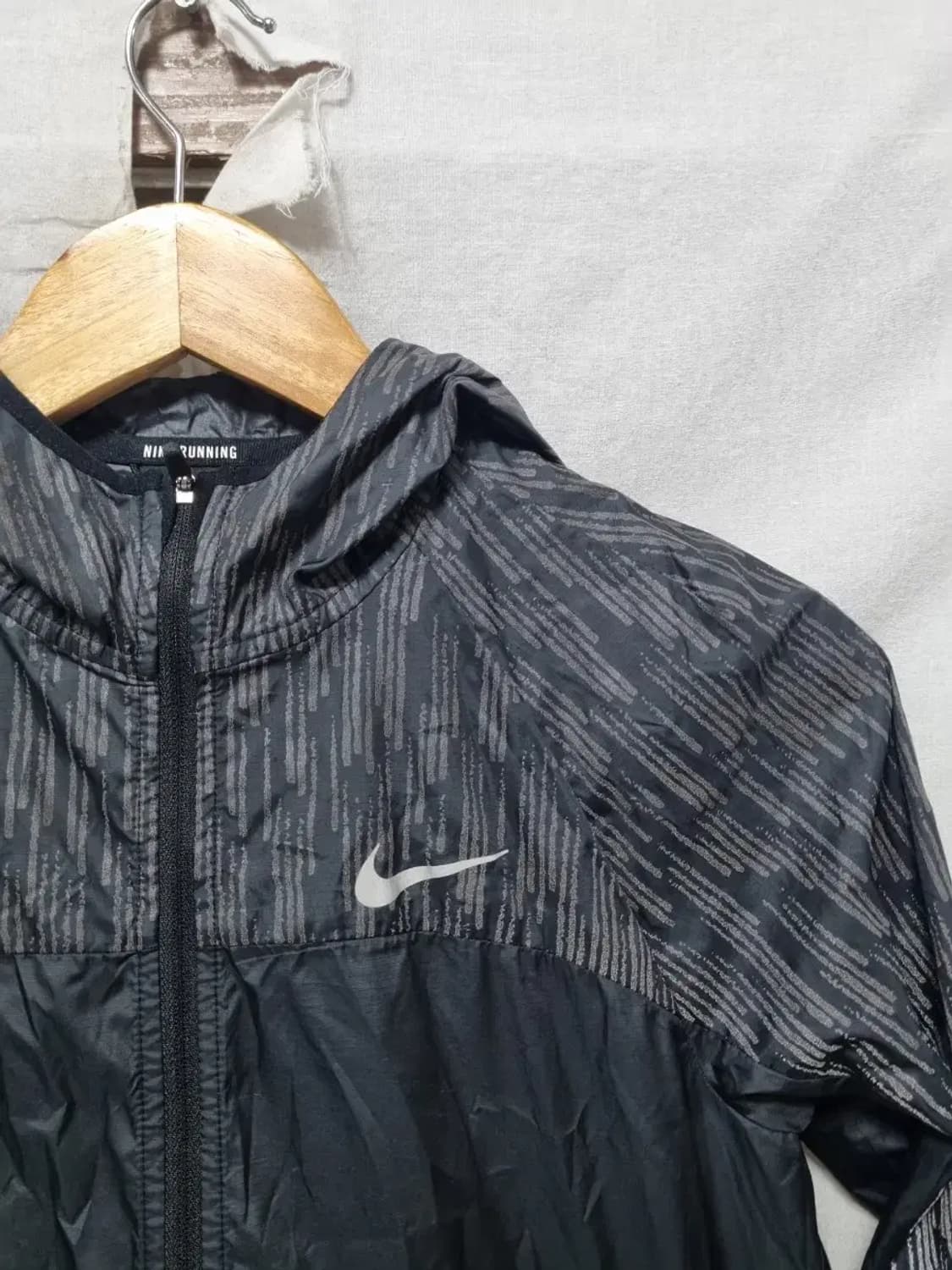 나이키 러닝 바람막이 자켓 여성 S 상품이미지3
