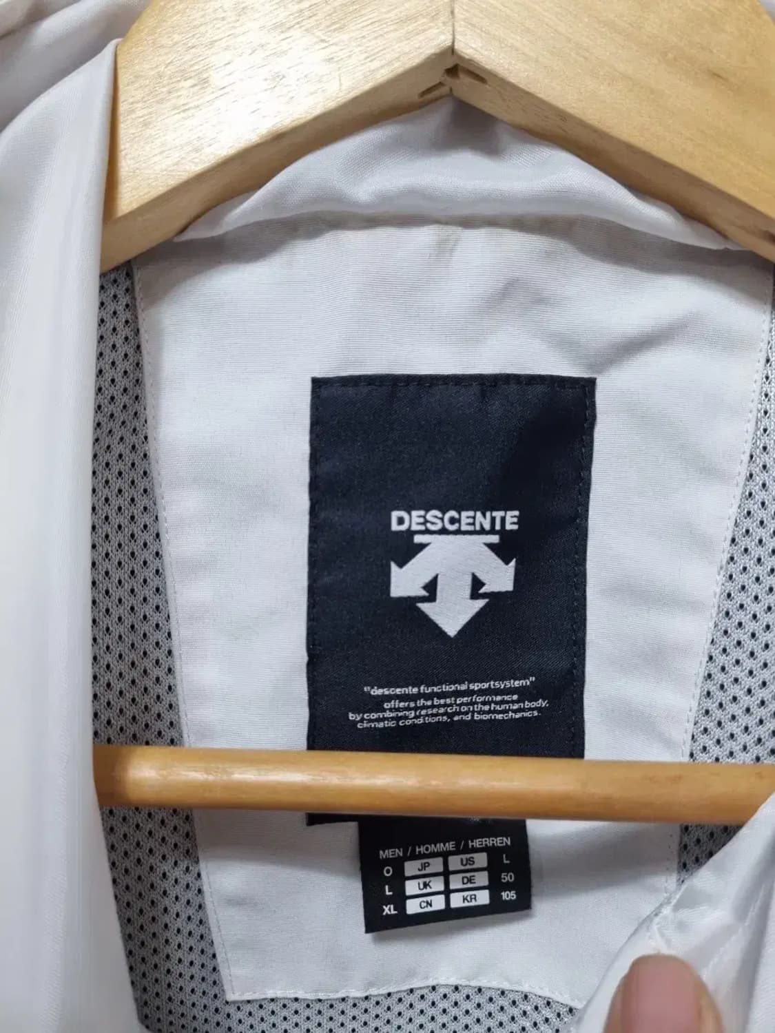 데상트 바람막이 아노락 105 상품이미지4