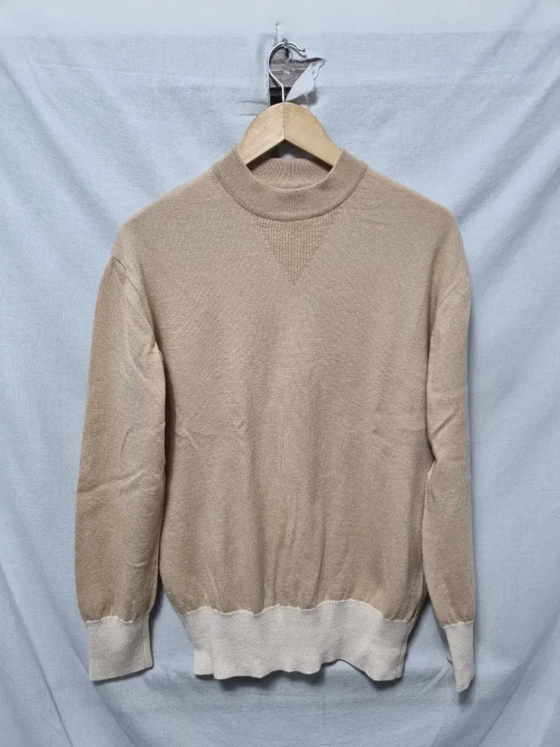 럭키슈에뜨 라운드넥 니트 스웨터 F 상품이미지1