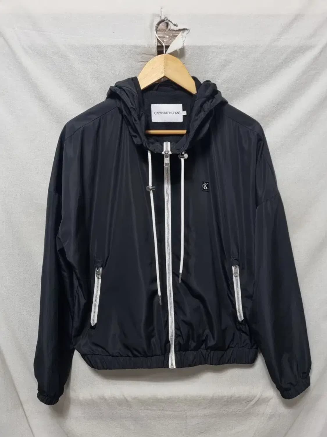 캘빈클라인 블랙 후드 바람막이 자켓 여성 M 상품이미지1