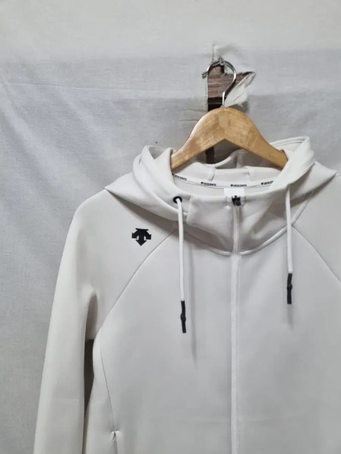 데상트 기능성 후드 집업 95 상품이미지3